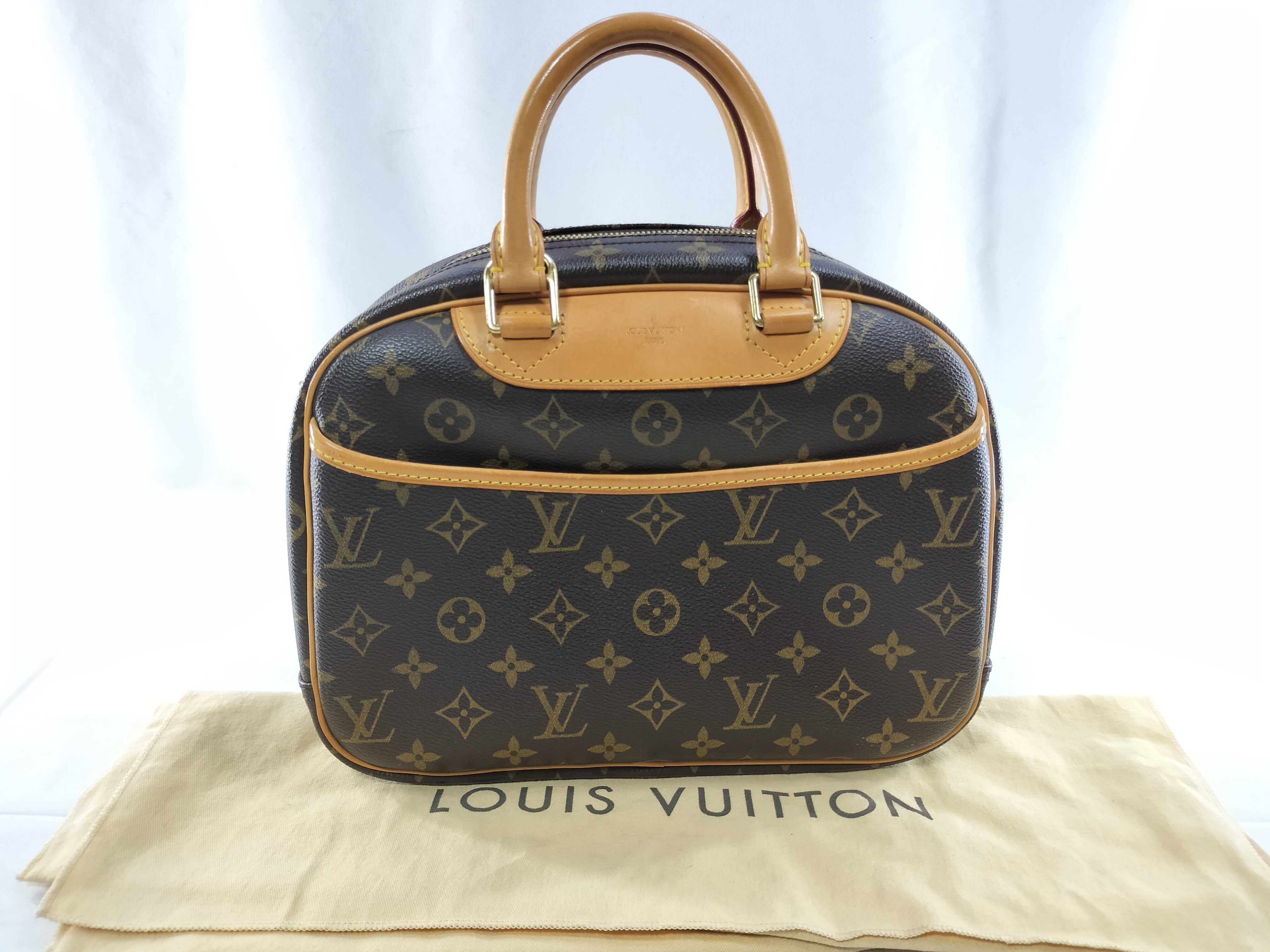 Monogram M47270 Deauville Handbag