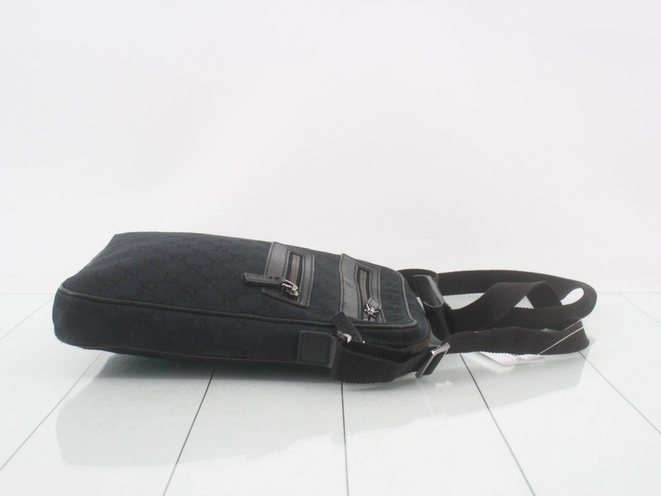 GG Canvas Shoulder Bag, Black — view 3