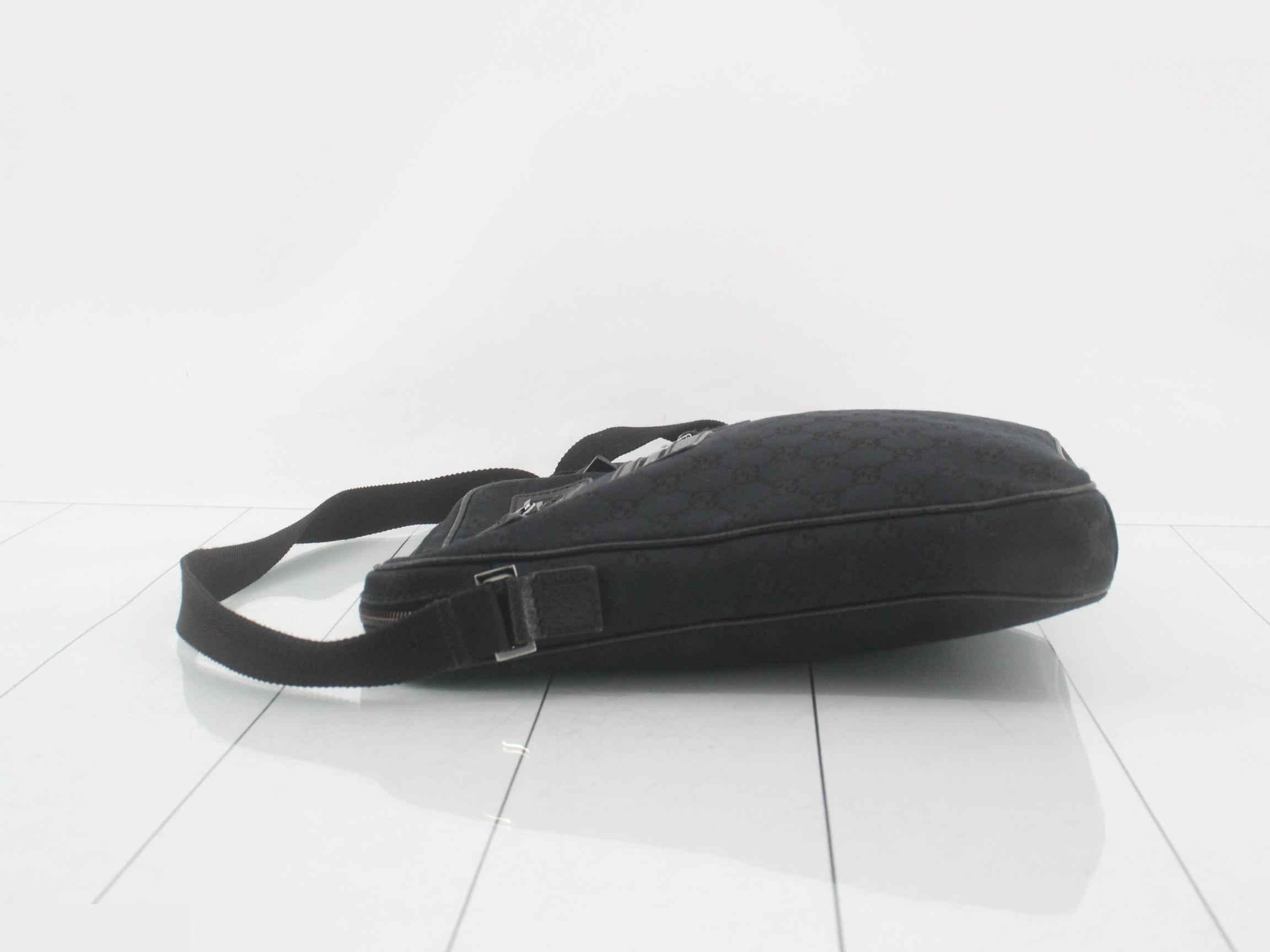 GG Canvas Shoulder Bag, Black — view 4