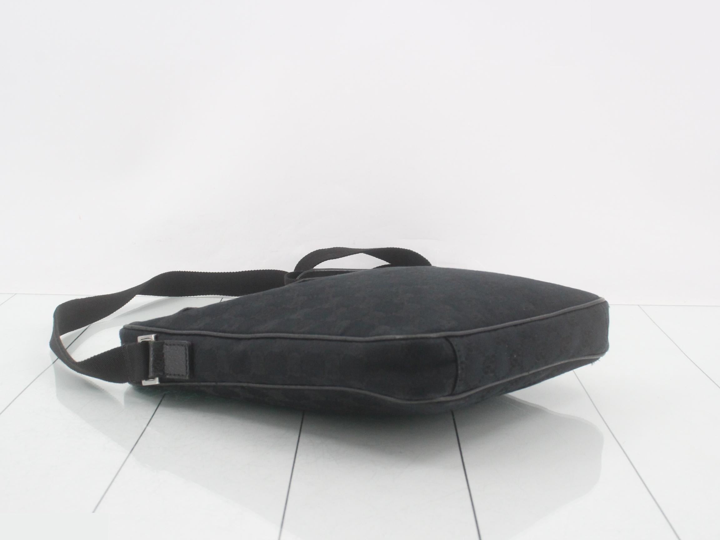 GG Canvas Shoulder Bag, Black — view 5
