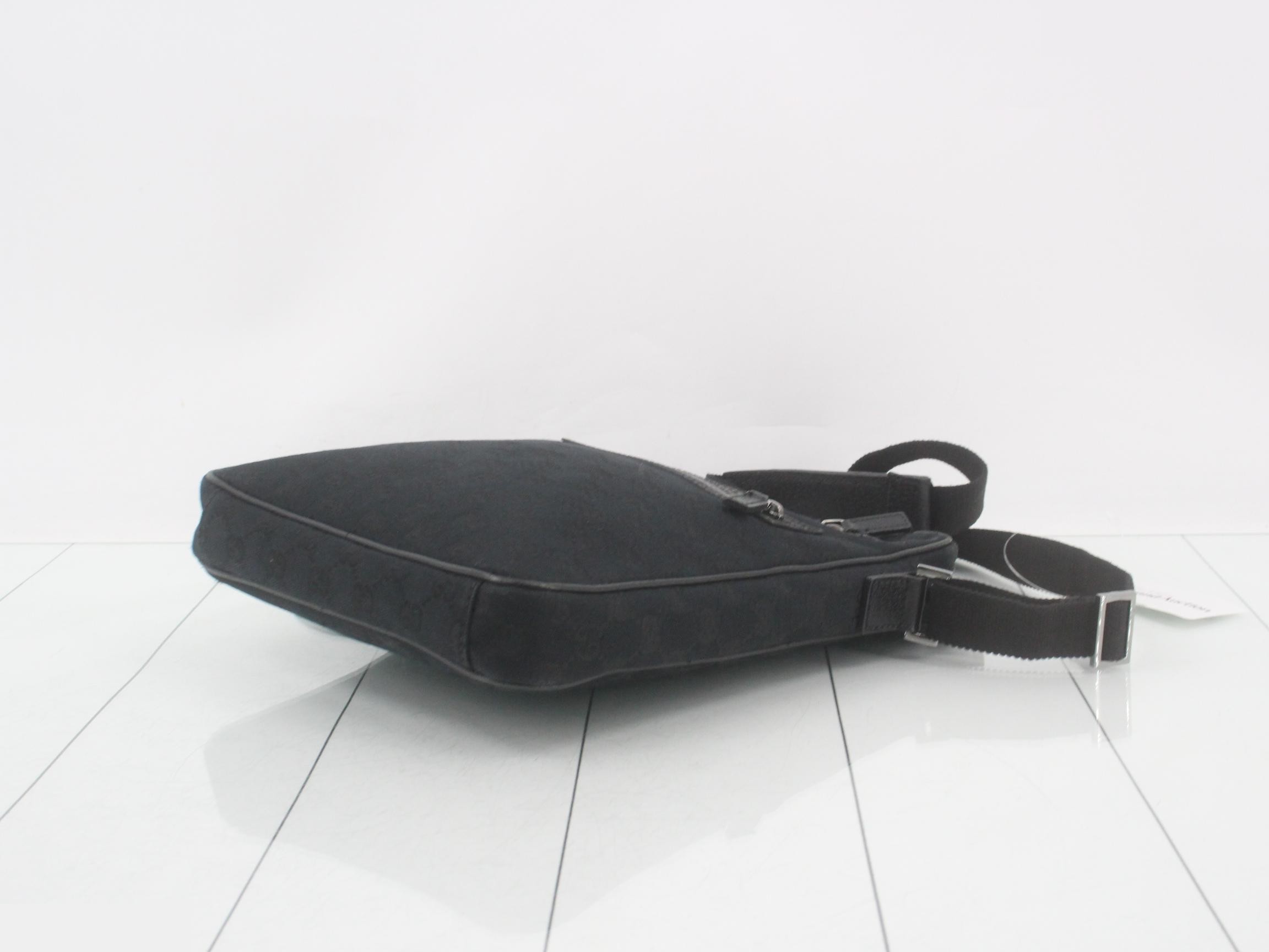 GG Canvas Shoulder Bag, Black — view 6