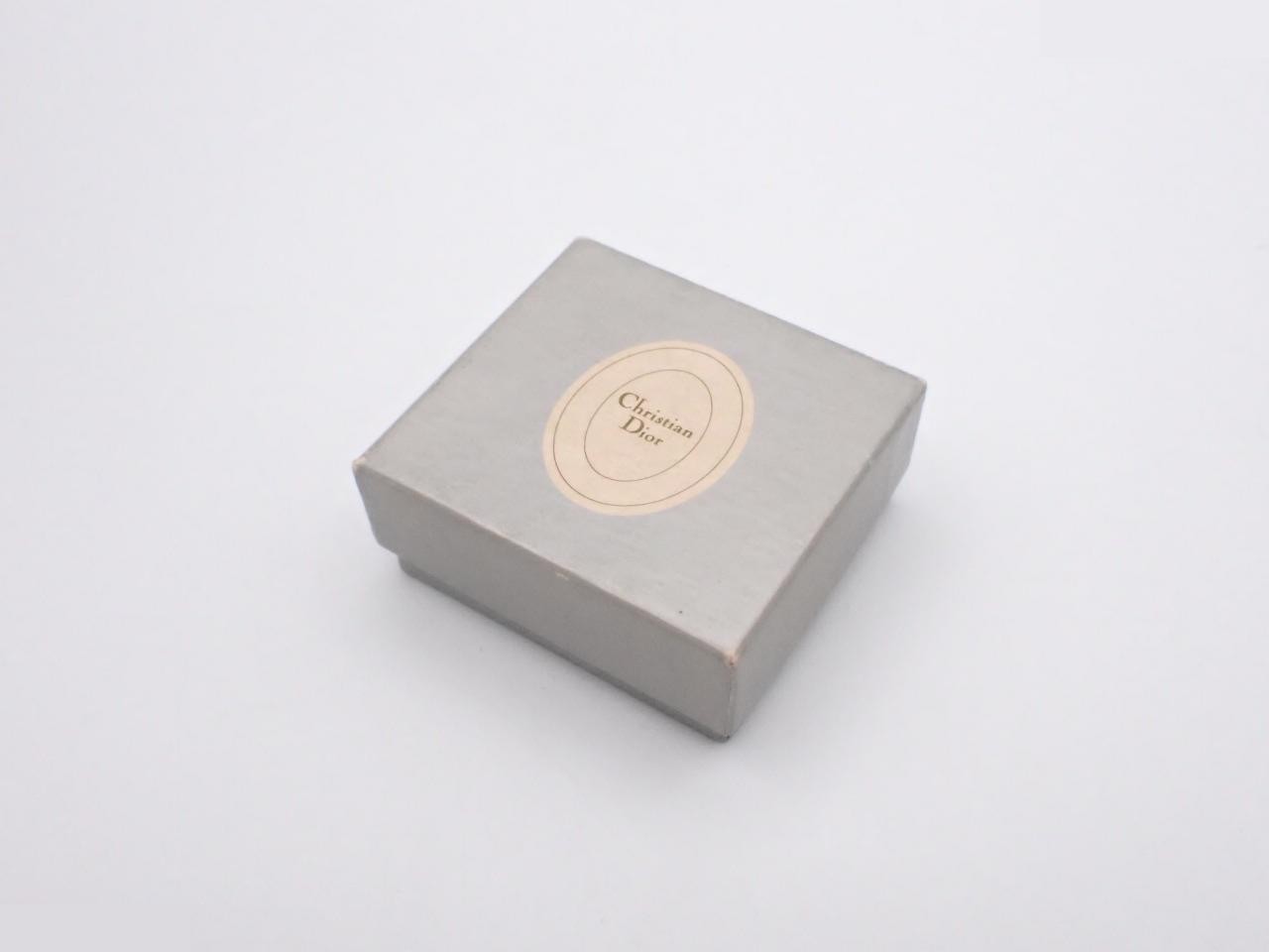 Other line: Precious metals, necklaces, pendants, wrist circumference approximately 20cm. — view 4