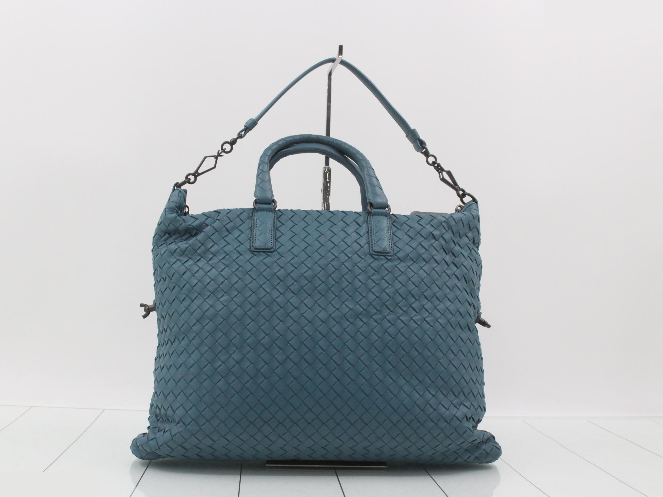 Intrecciato 2-way shoulder bag, with dust bag. — view 2