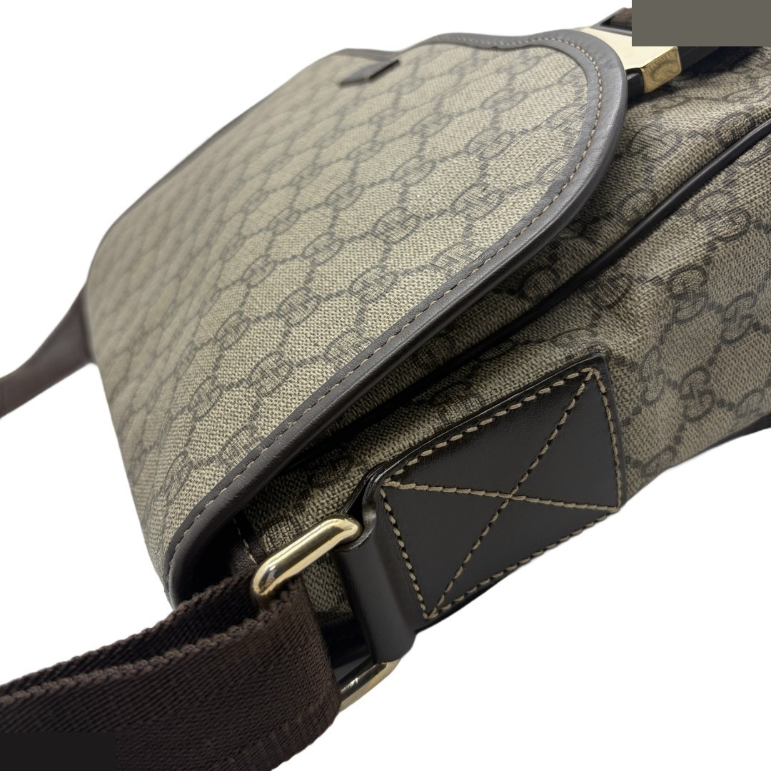 GG Supreme Shoulder Bag — view 3