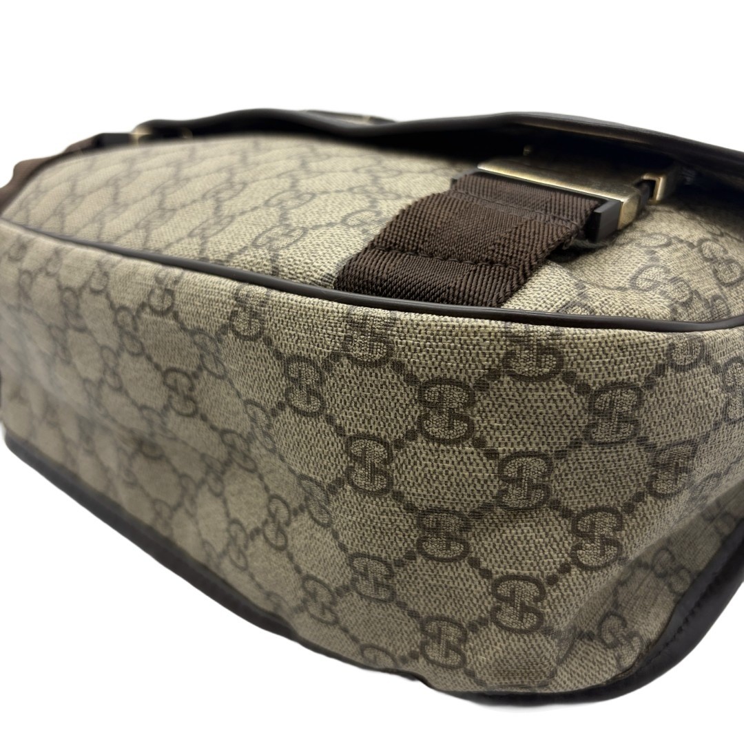 GG Supreme Shoulder Bag — view 6