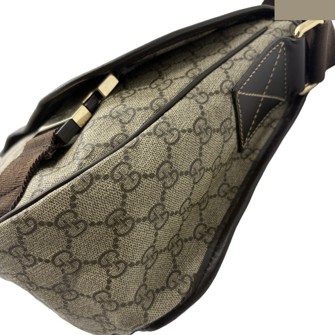 GG Supreme Shoulder Bag — view 7