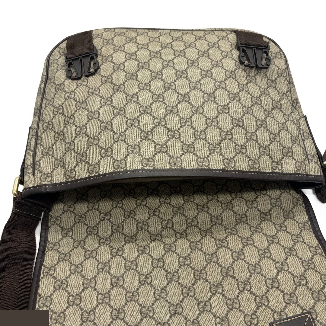 GG Supreme Shoulder Bag — view 9