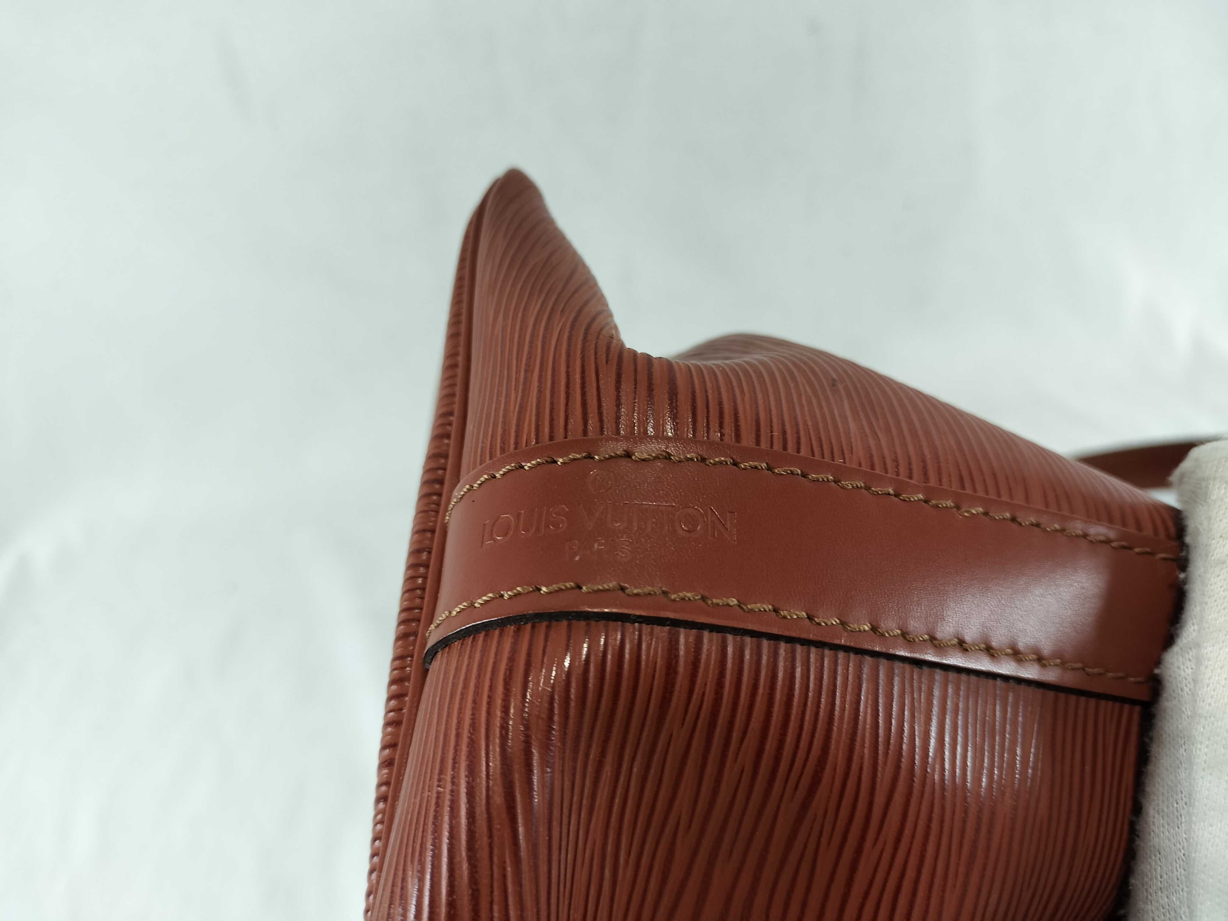 Epi Noé Brown Shoulder Bag — view 12
