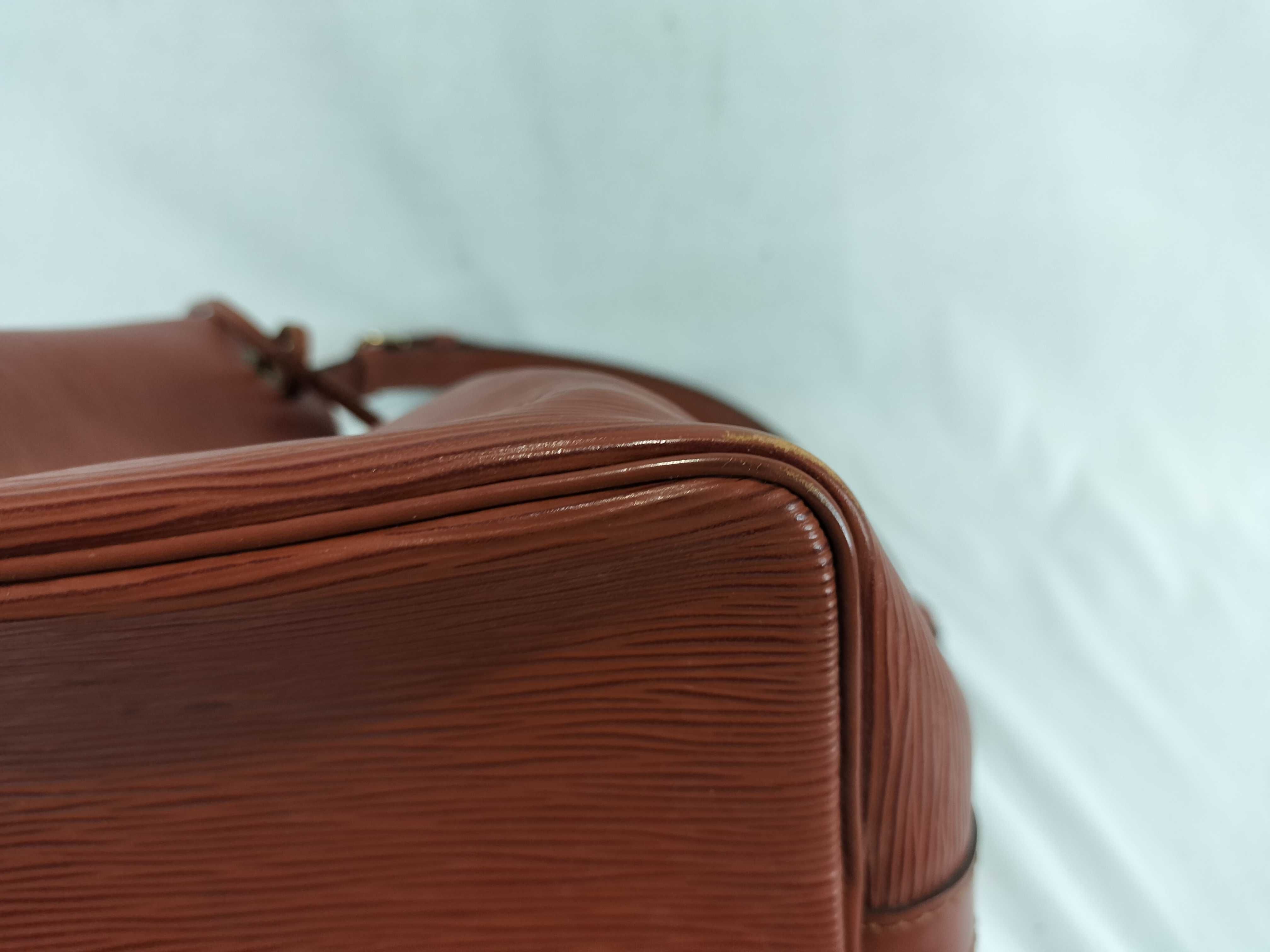 Epi Noé Brown Shoulder Bag — view 6