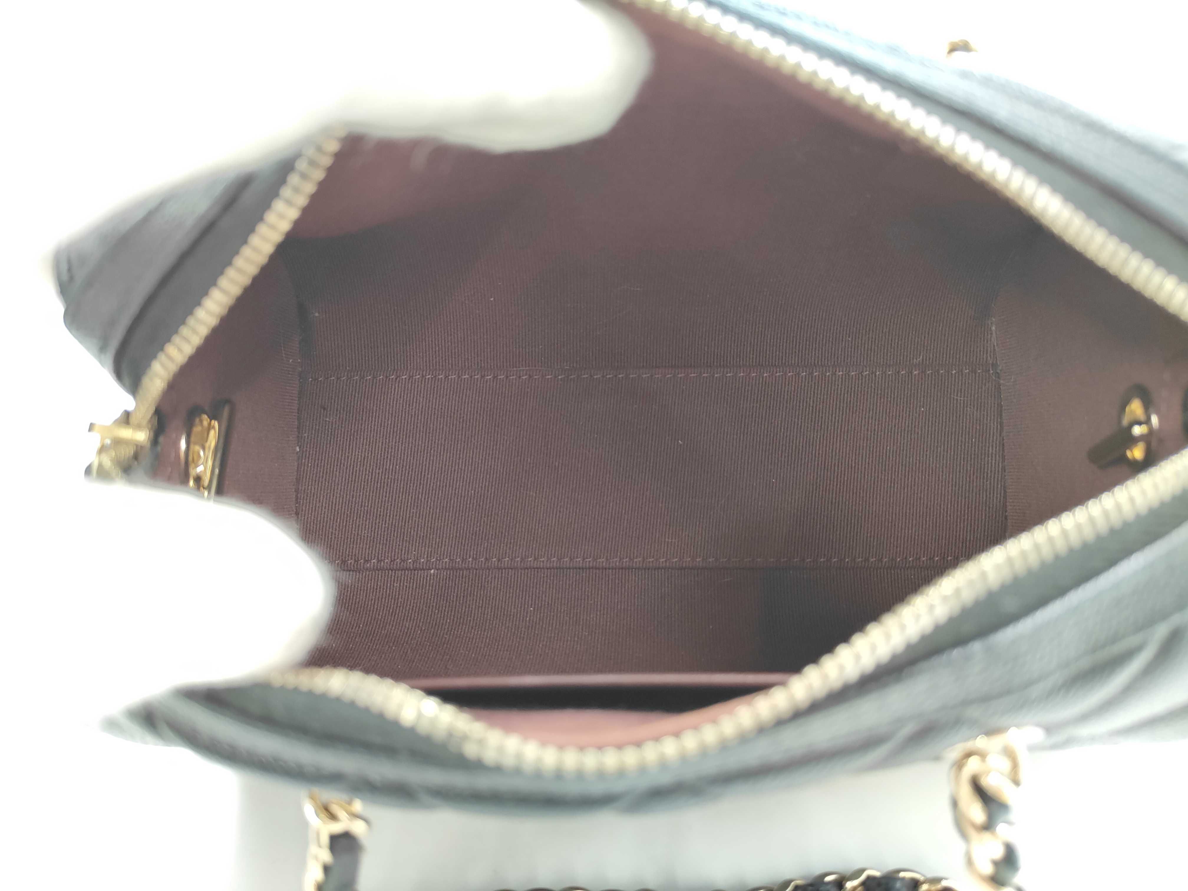 Matelassé Timeless Classic Line Caviar Skin Black Gold Hardware 2-Way Chain Mini Boston Bag — view 10