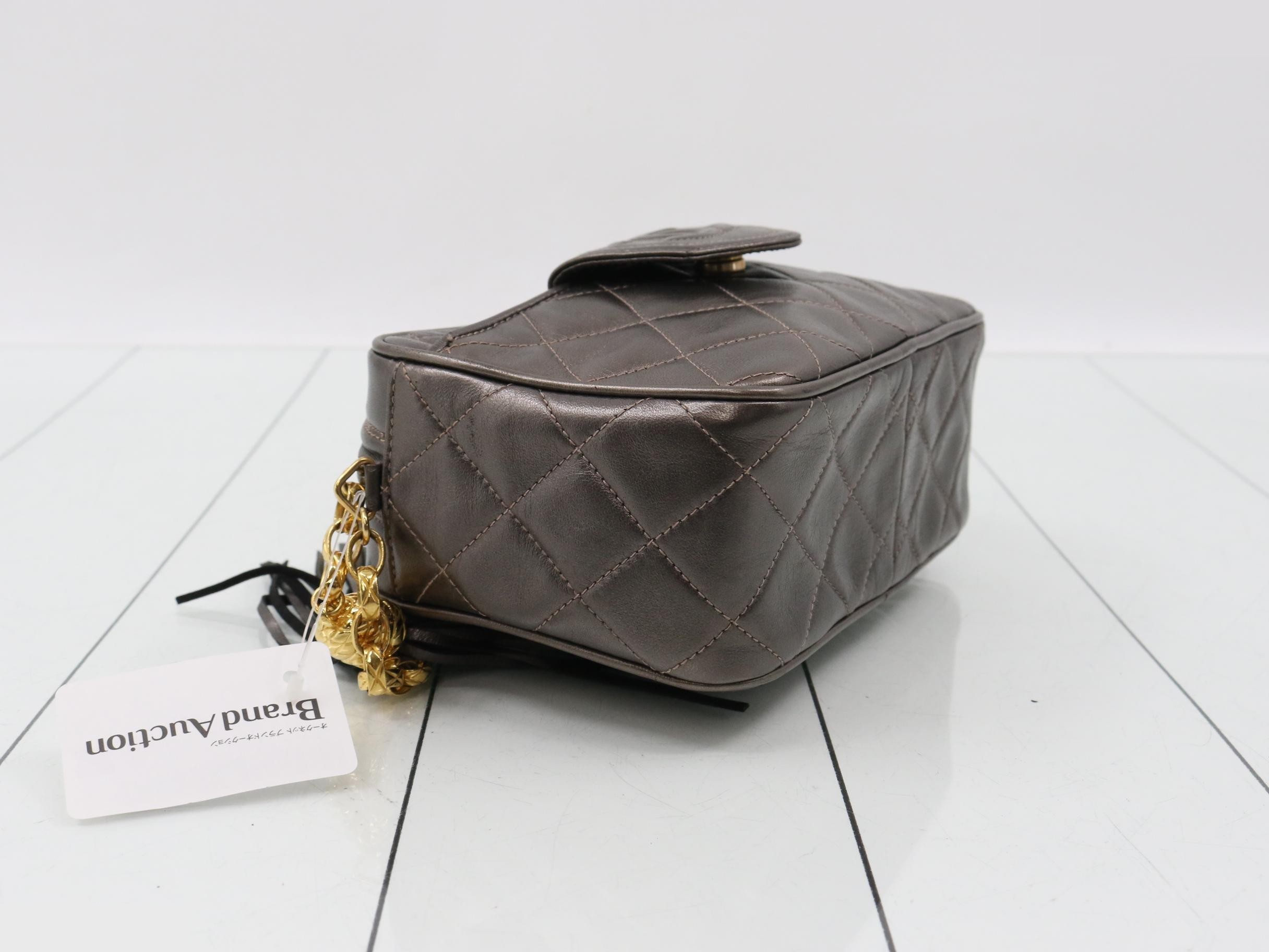 Chain shoulder bag, lambskin, serial number 1, with guarantee sticker. — view 5