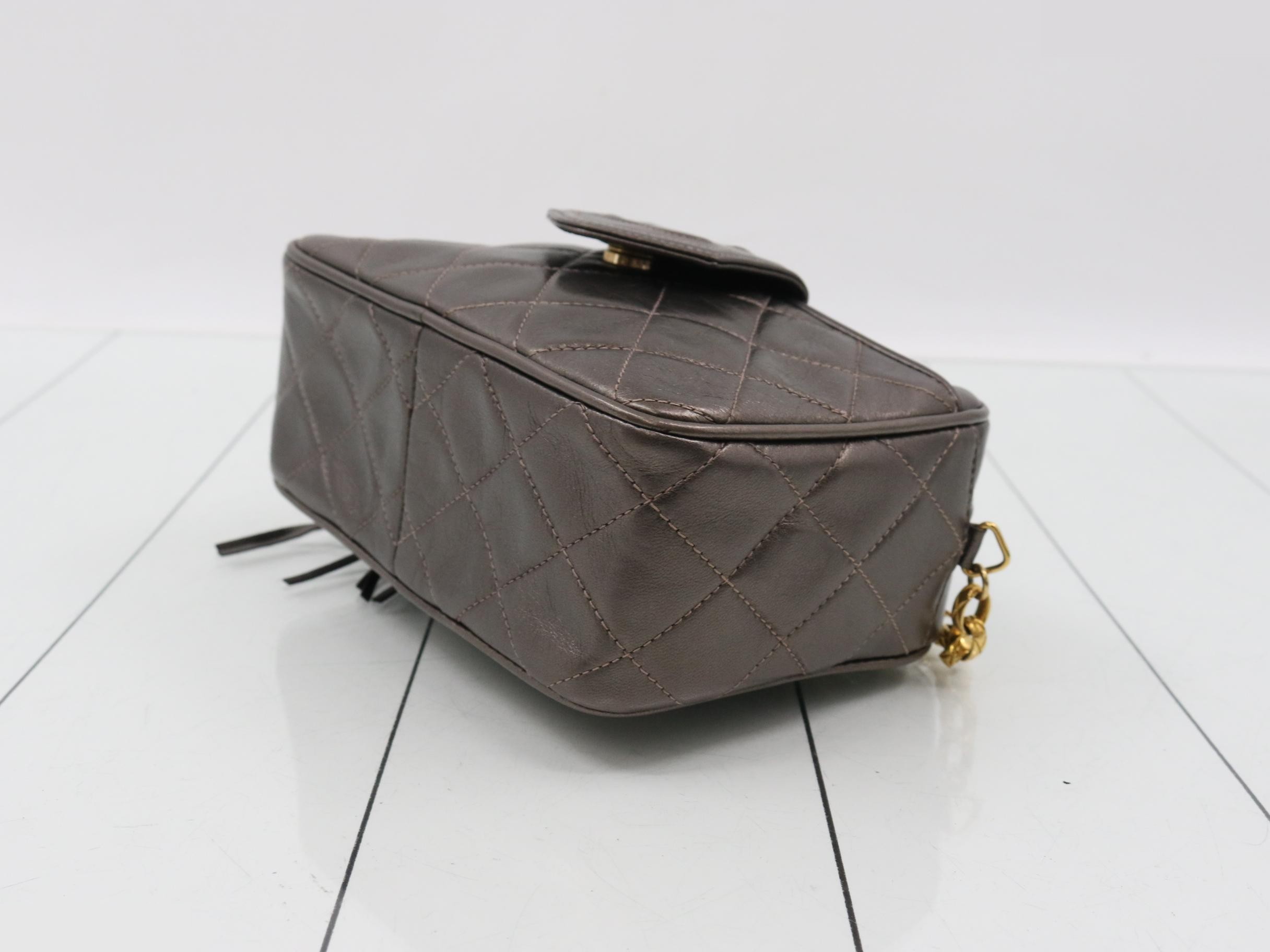 Chain shoulder bag, lambskin, serial number 1, with guarantee sticker. — view 6