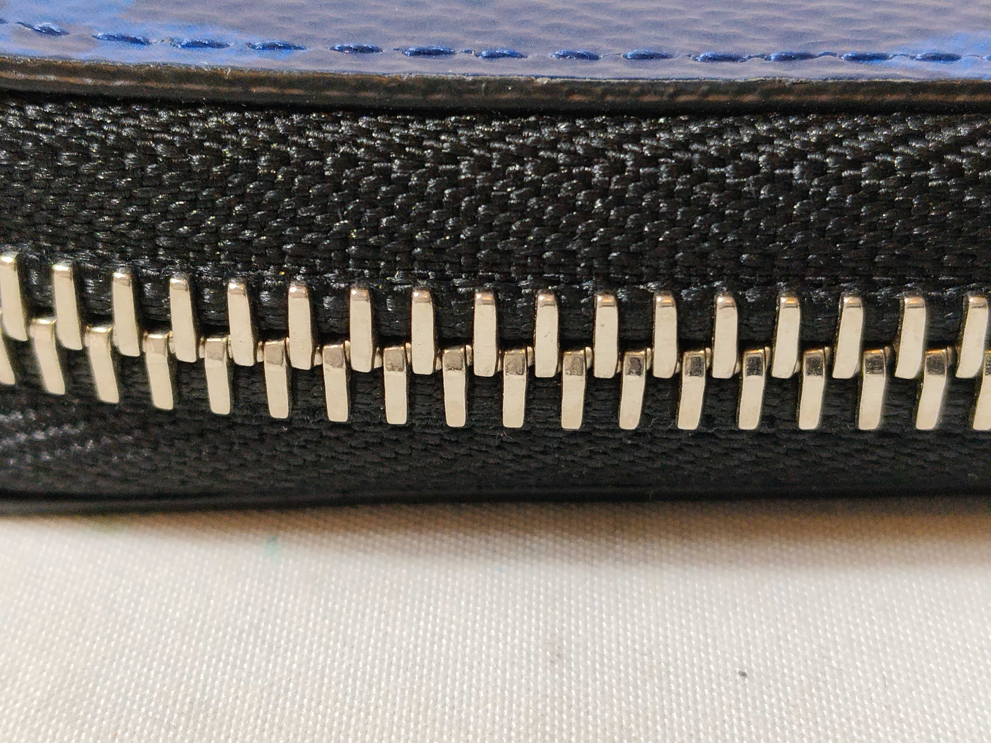 Zippy Wallet Vertical M30447 Wallet — view 8