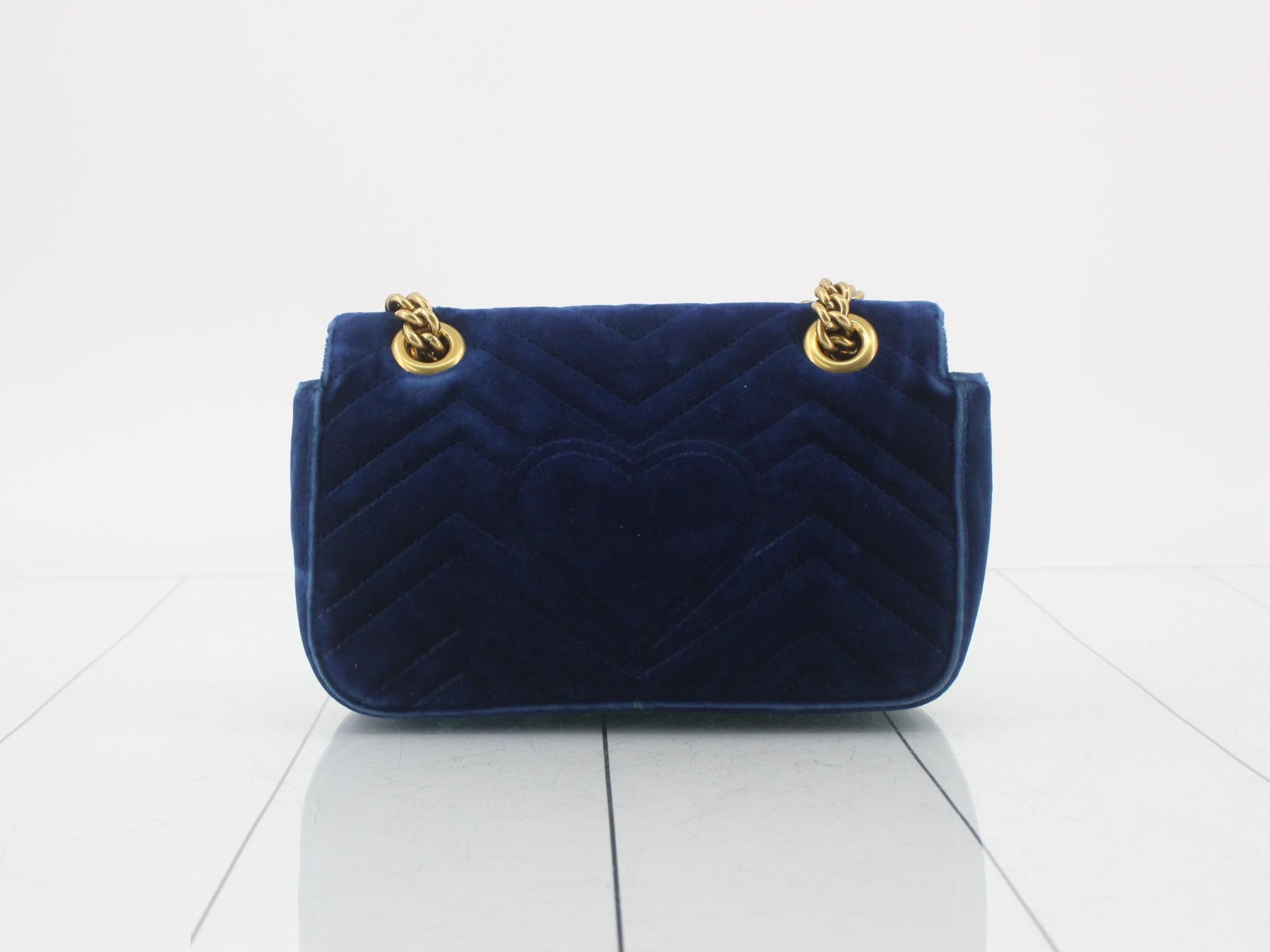 GG Marmont Velvet Shoulder Bag — view 2