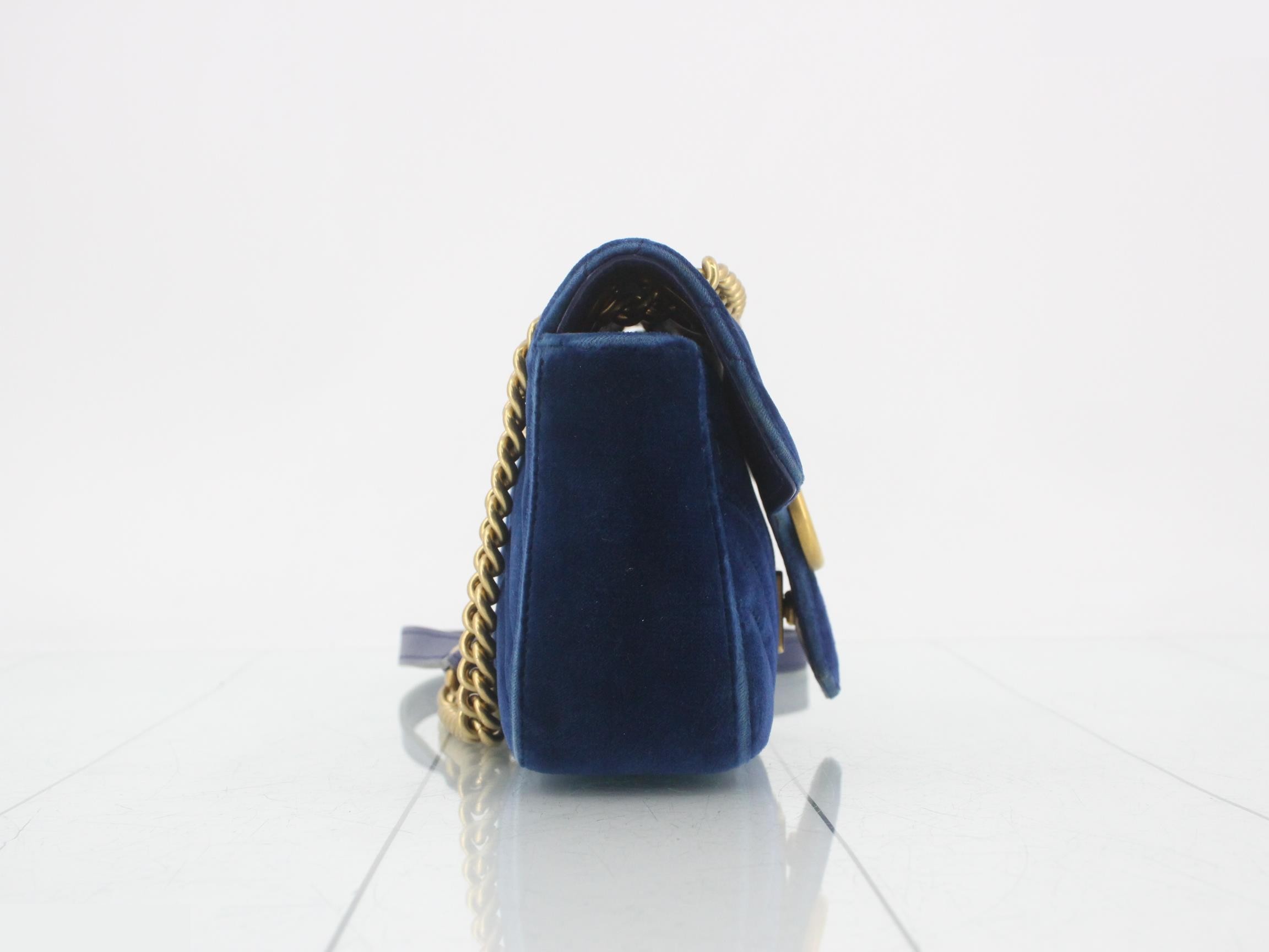 GG Marmont Velvet Shoulder Bag — view 4