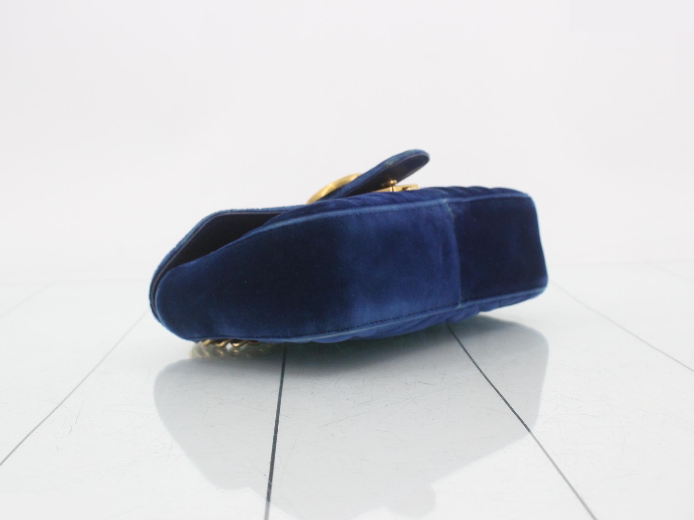 GG Marmont Velvet Shoulder Bag — view 5
