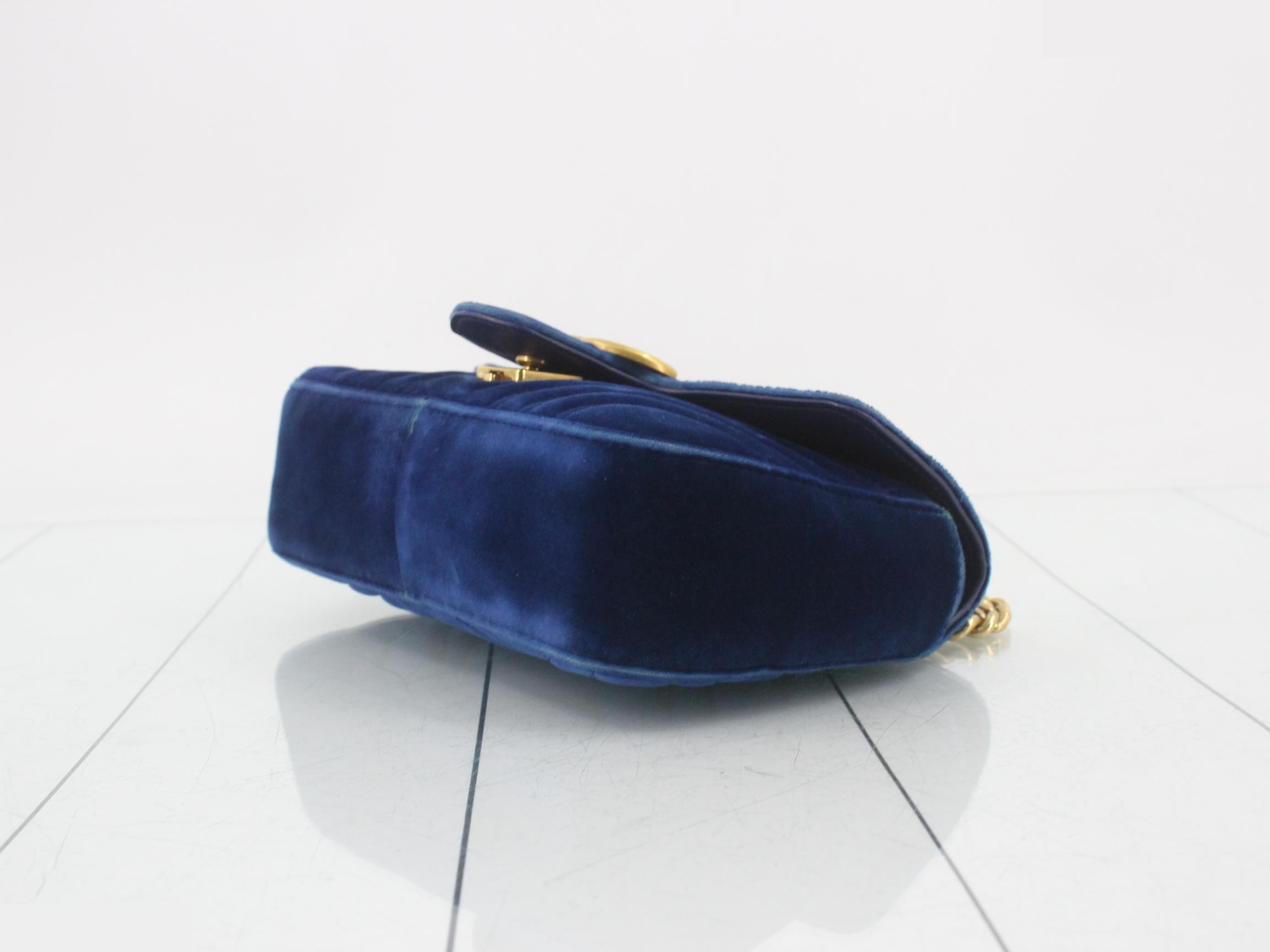 GG Marmont Velvet Shoulder Bag — view 6