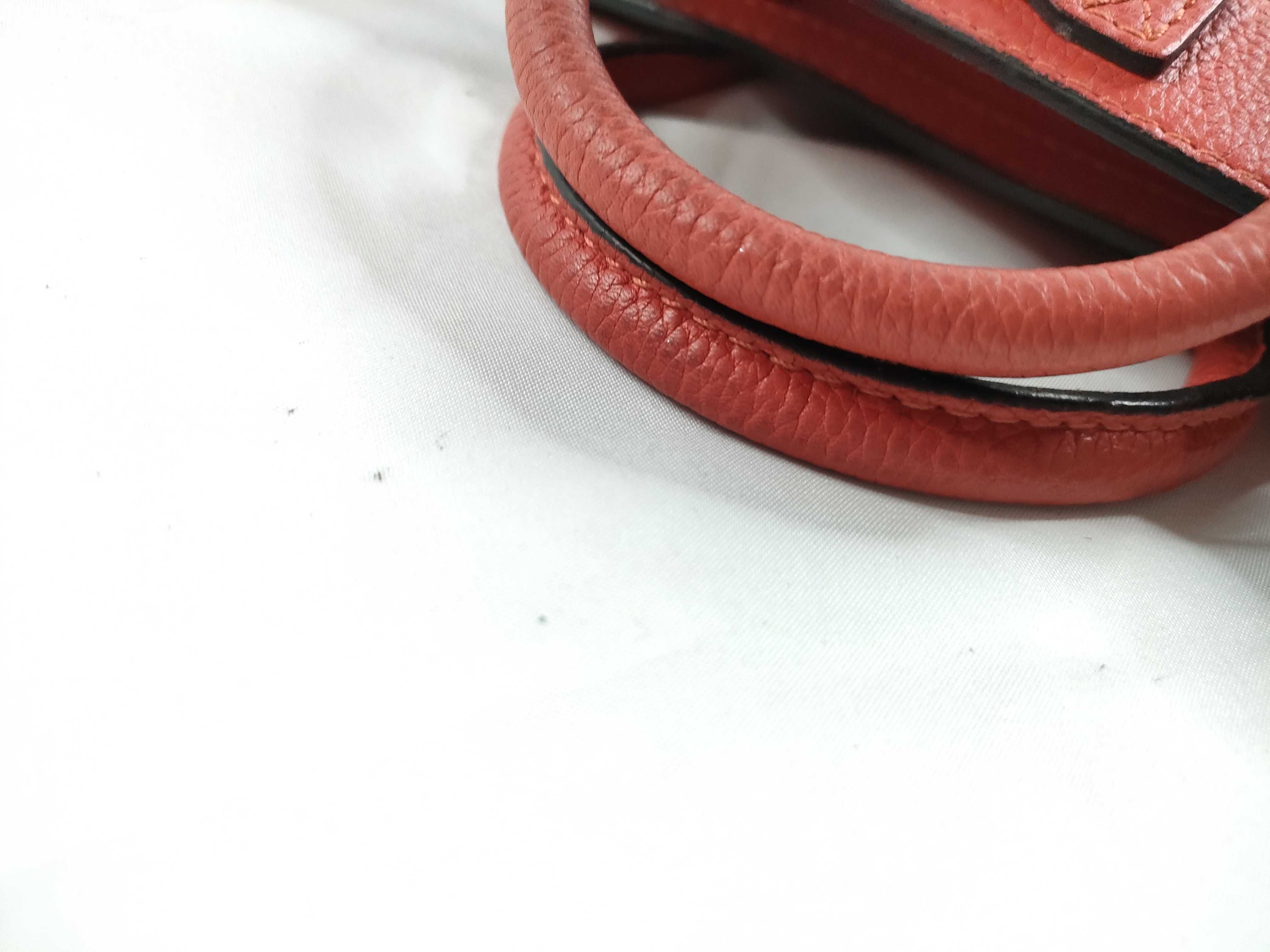 DU- Medium Luggage Bag red handbag — view 7