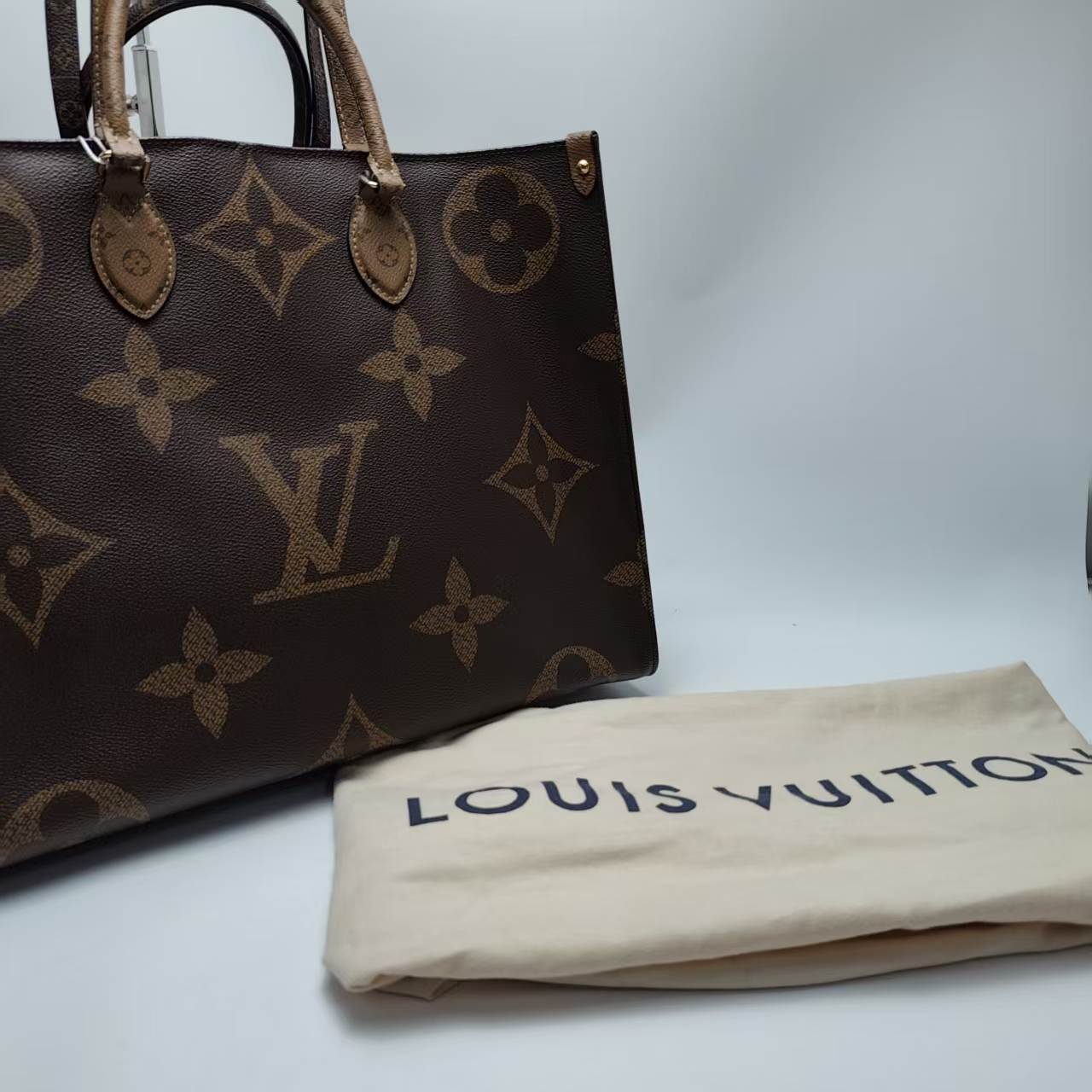 【*Shipped from: China*】LOUIS VUITTON OnTheGo PU Handbag — view 2