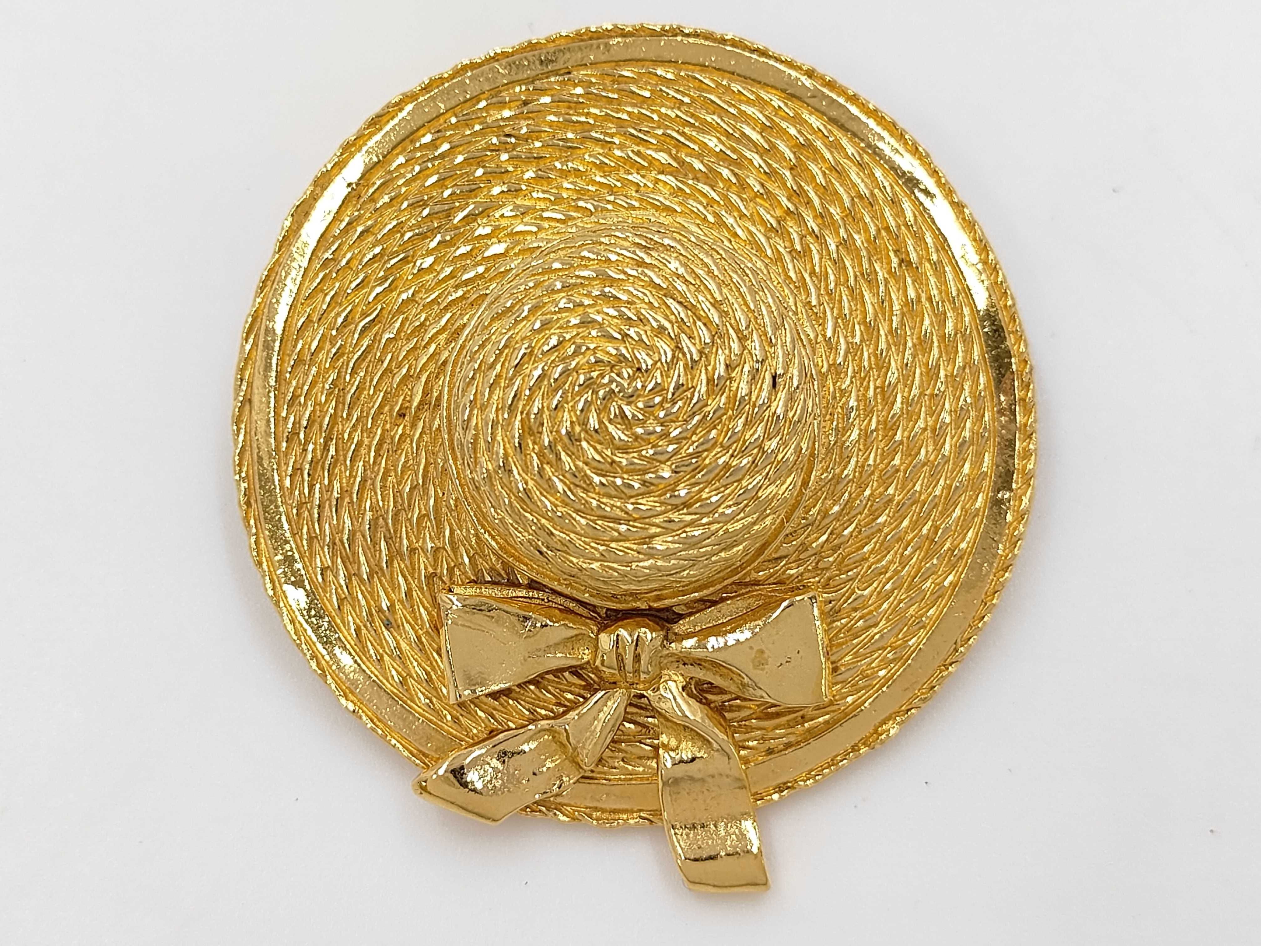hat brooch box brooch — view 2