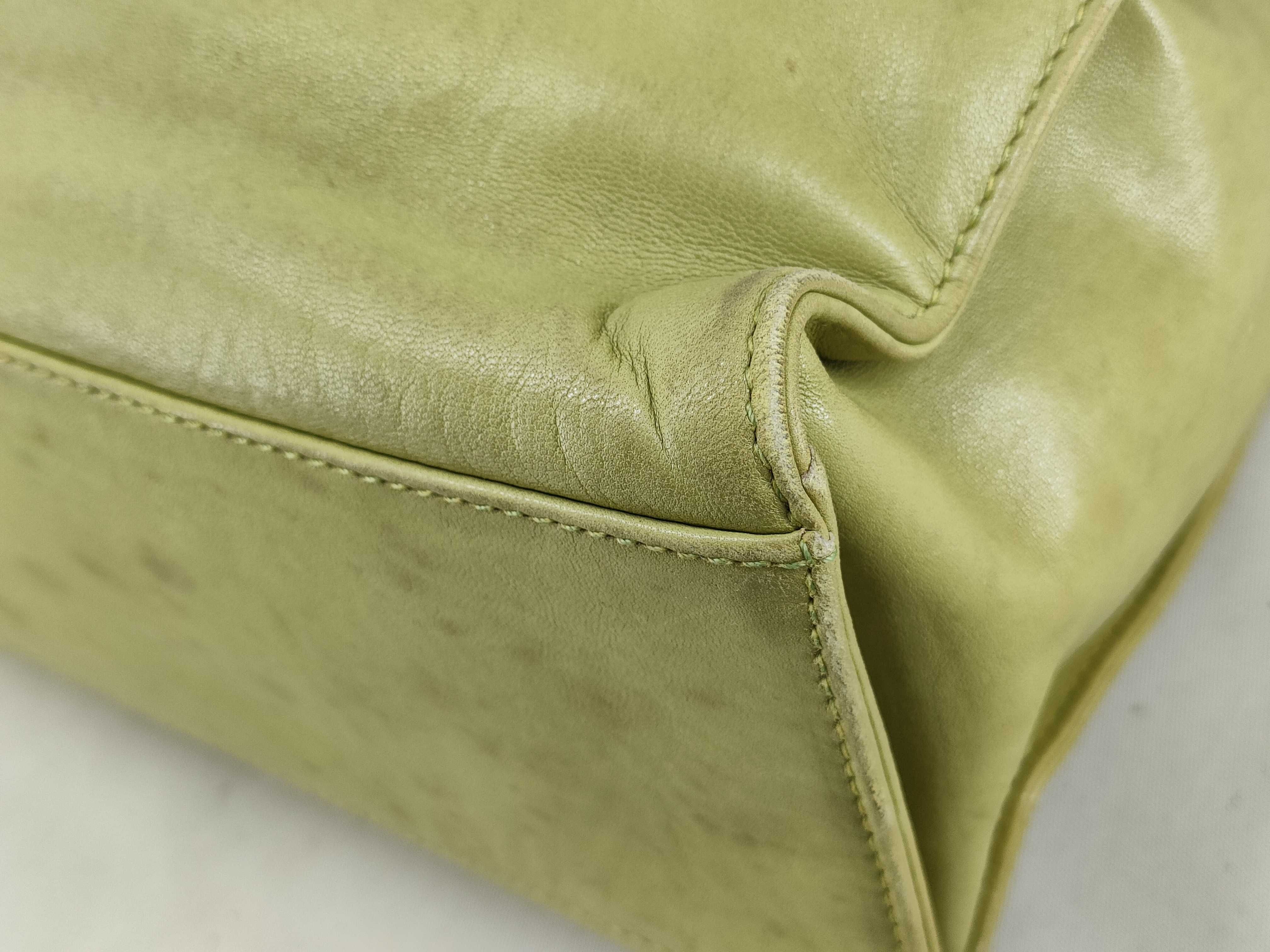 Lambskin Chain Shoulder Bag Tote Bag — view 4