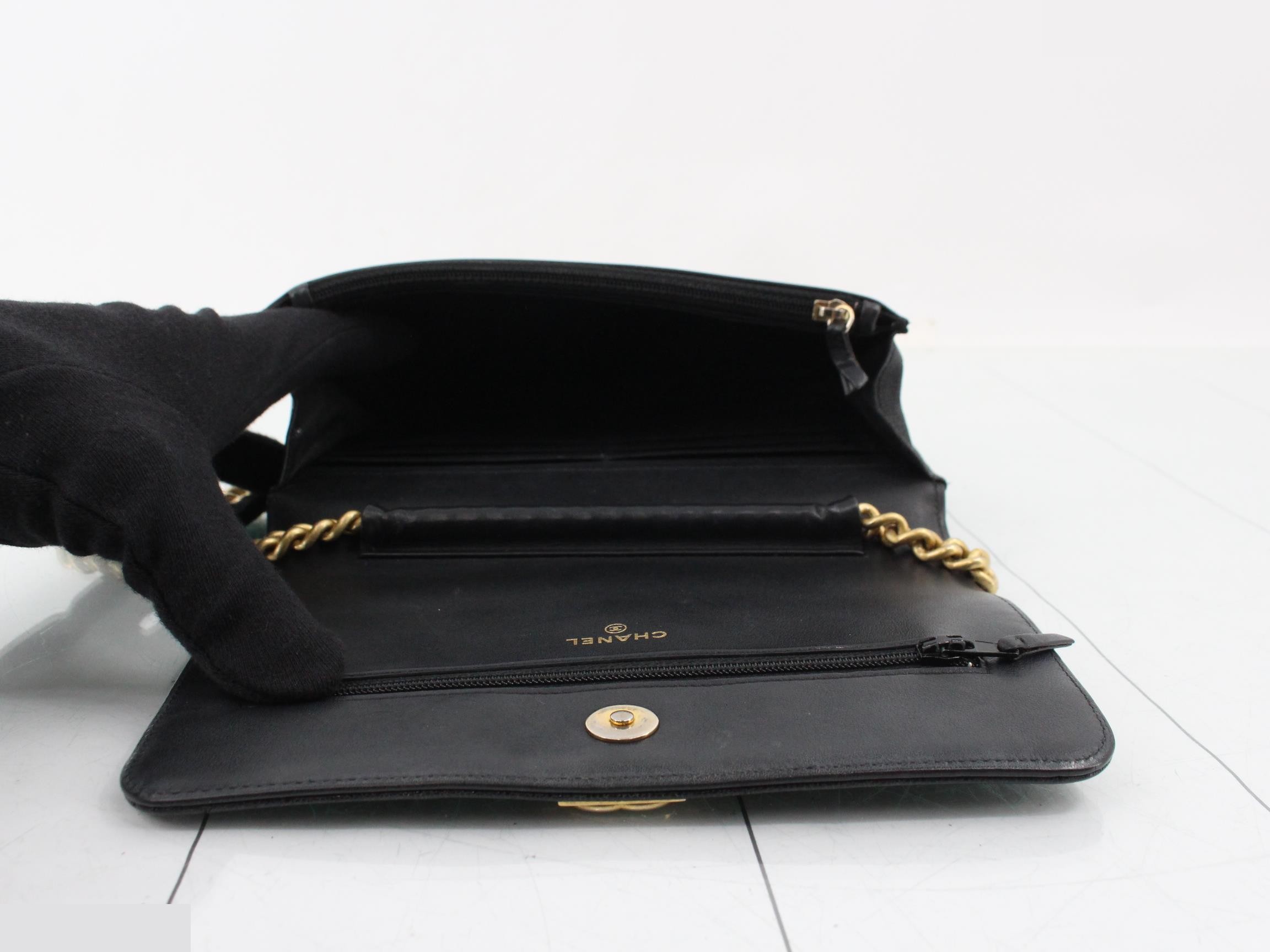 Caviar leather matelassé chain wallet — view 4