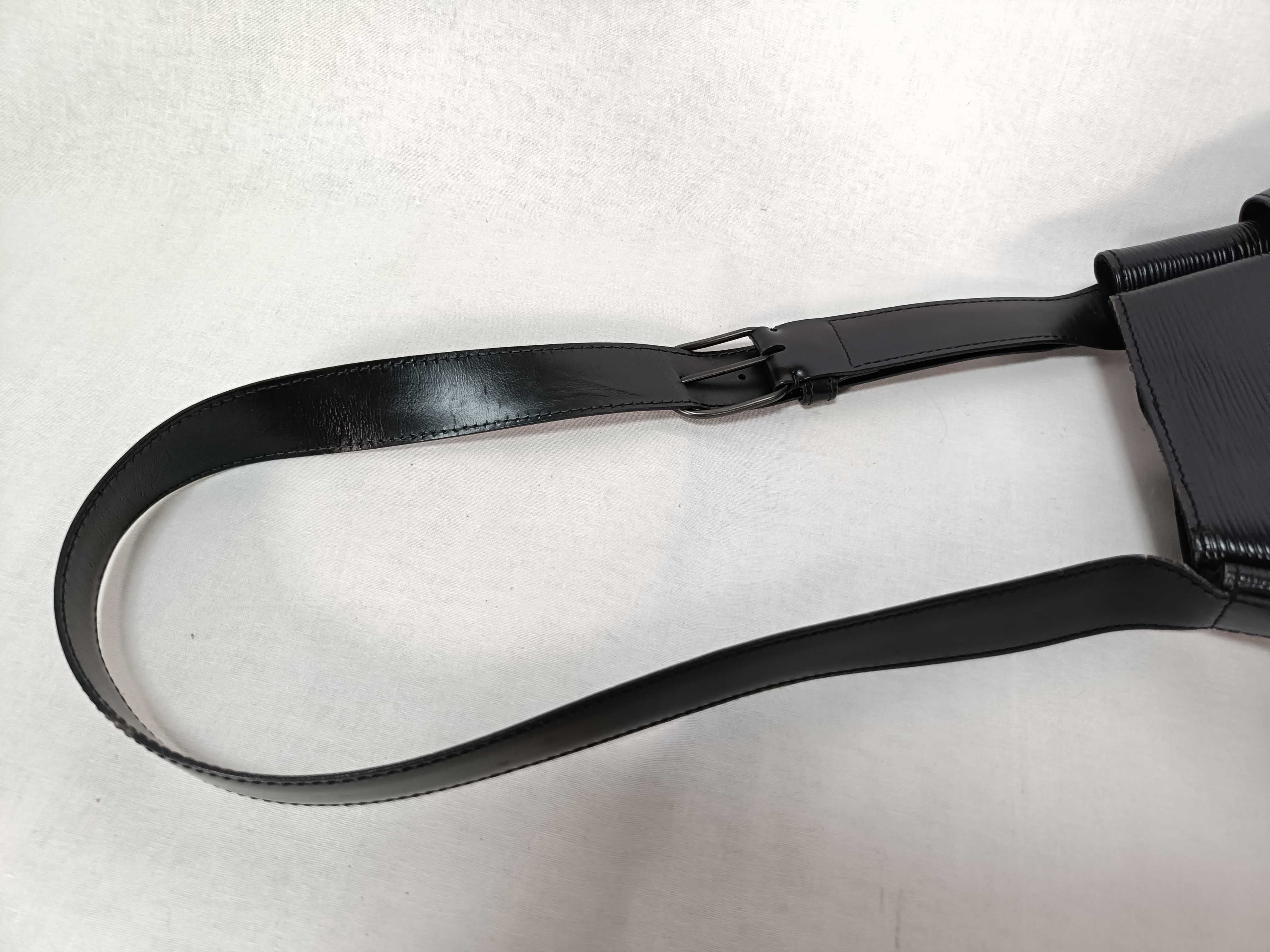 Epi Sac Depaule Black Shoulder Bag — view 6