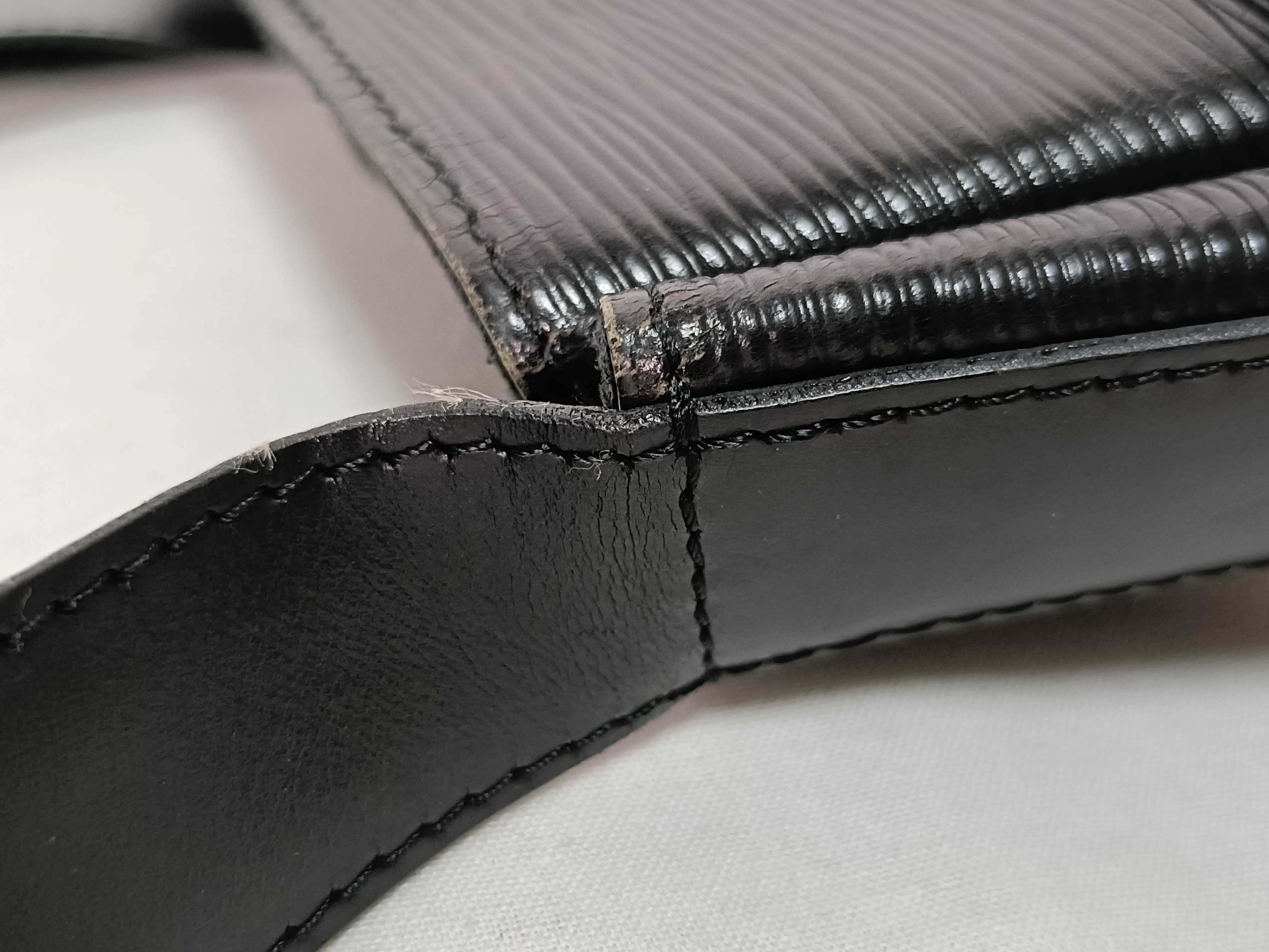 Epi Sac Depaule Black Shoulder Bag — view 7