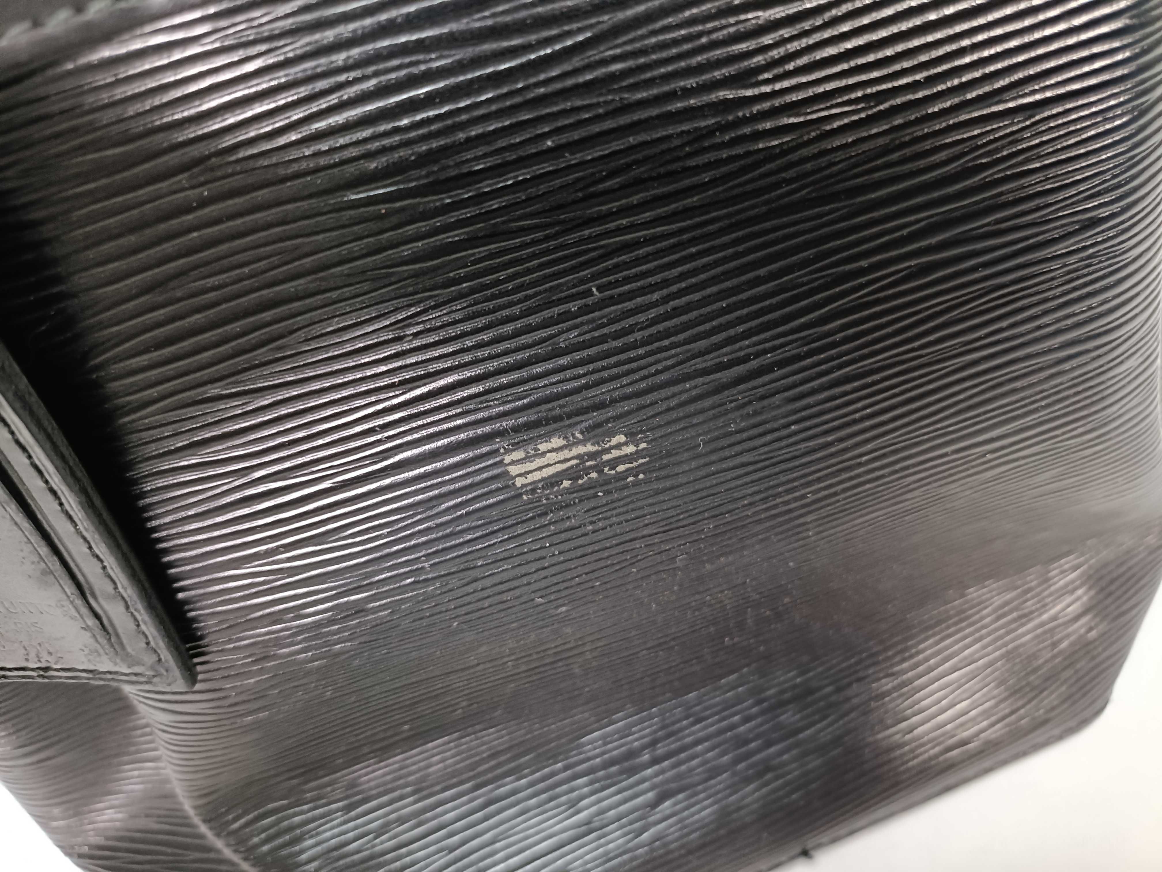 Epi Sac Depaule Black Shoulder Bag — view 8