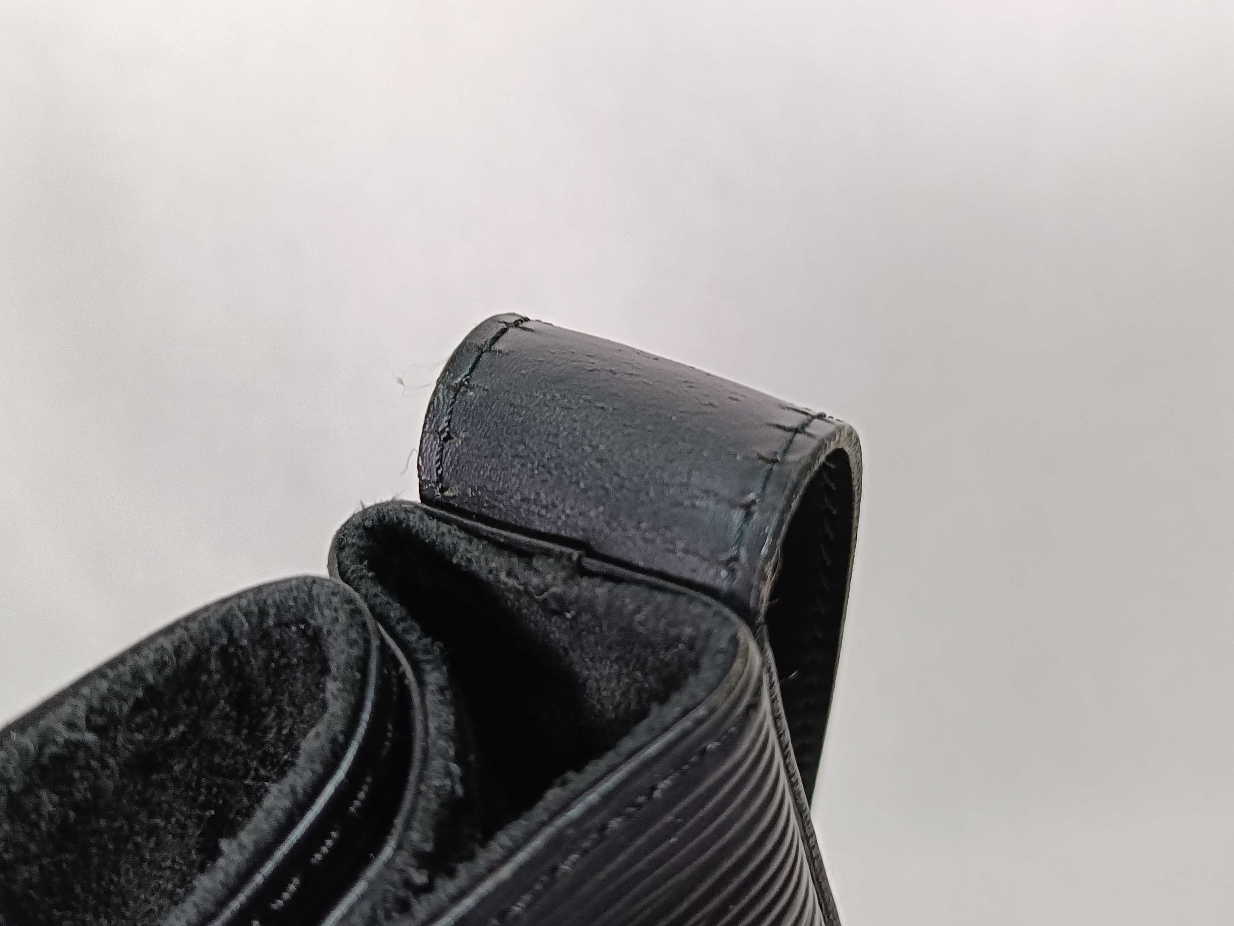 Epi Sac Depaule Black Shoulder Bag — view 10