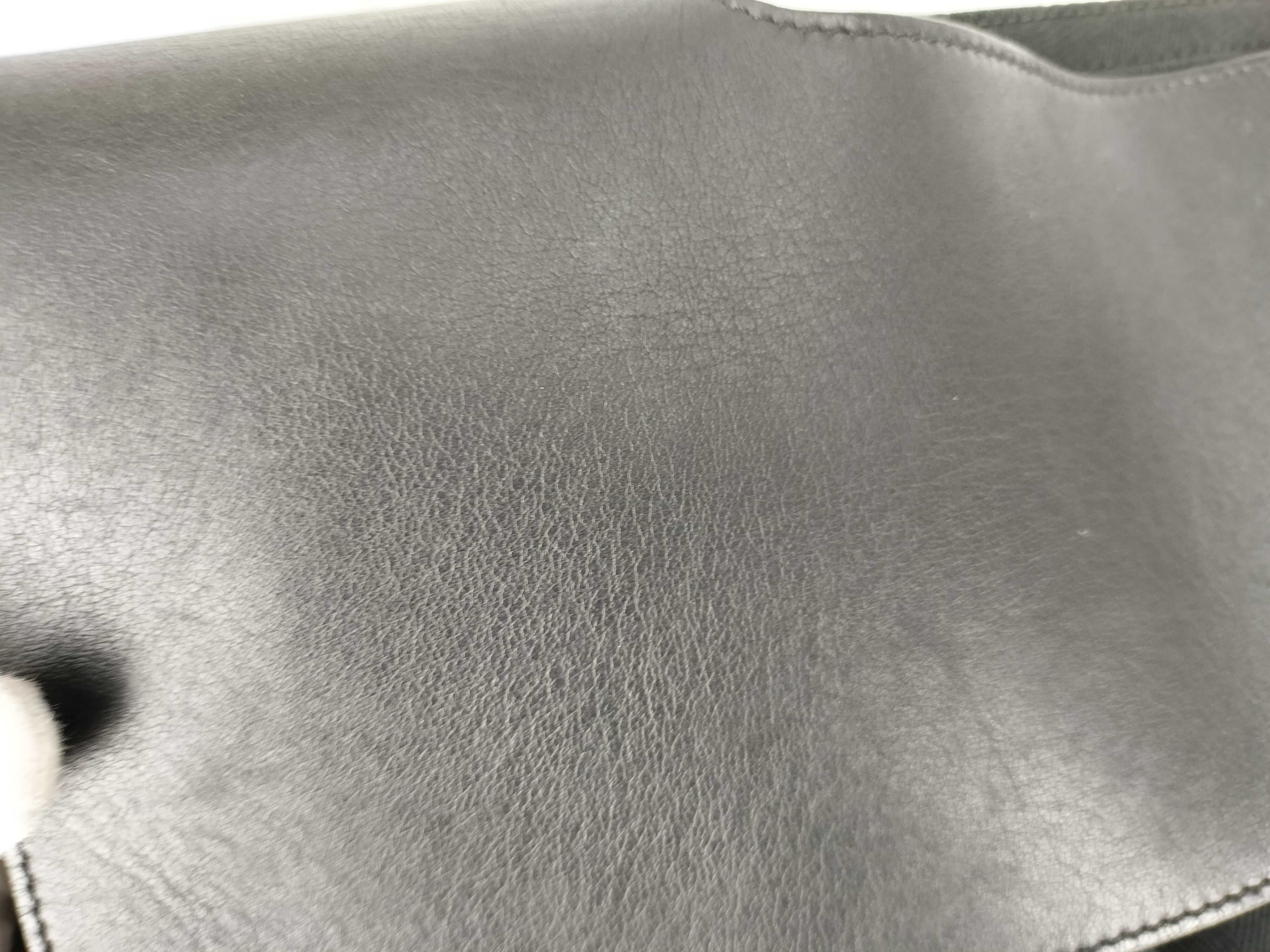 Valparaiso MM Black Handbag — view 15
