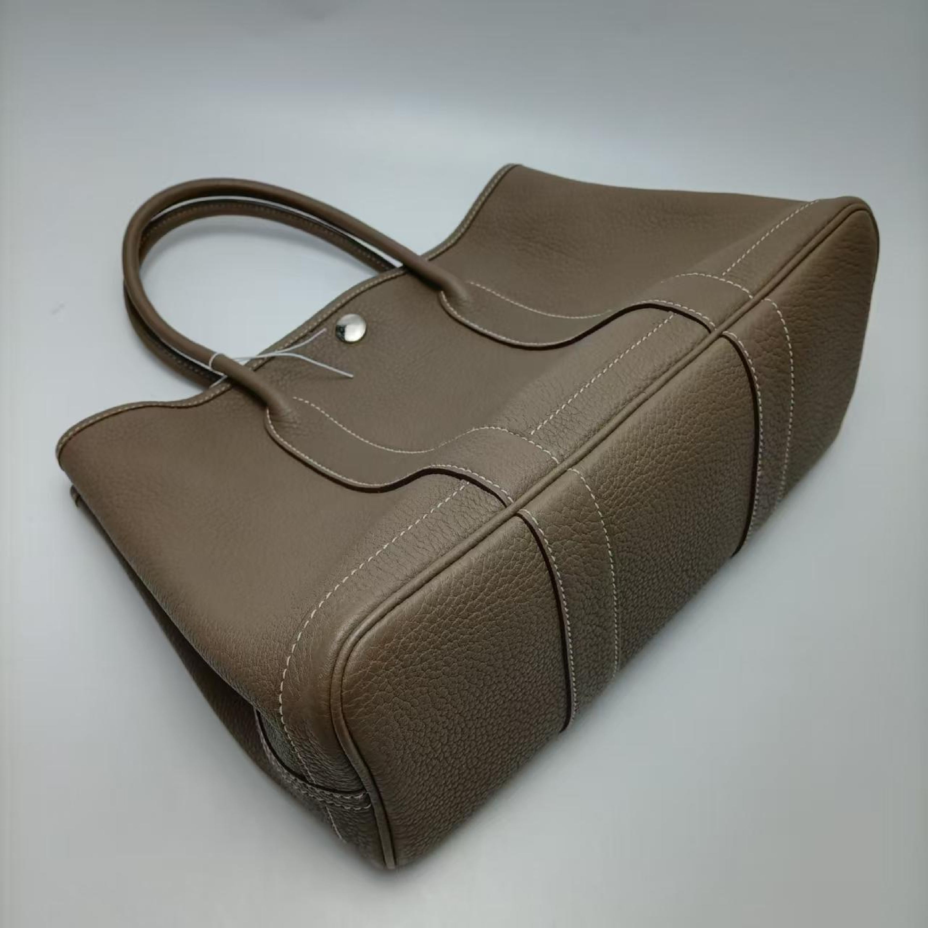 Garden Party Cowhide Handbag O Engraved Handbag — view 4