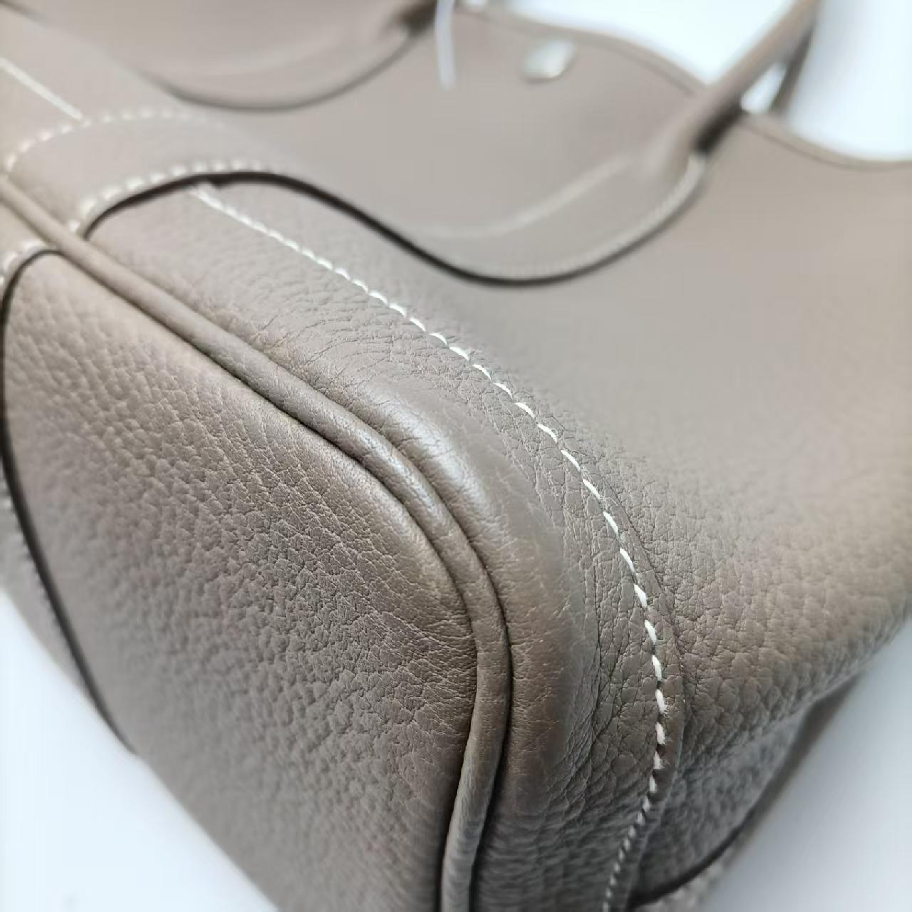 Garden Party Cowhide Handbag O Engraved Handbag — view 7