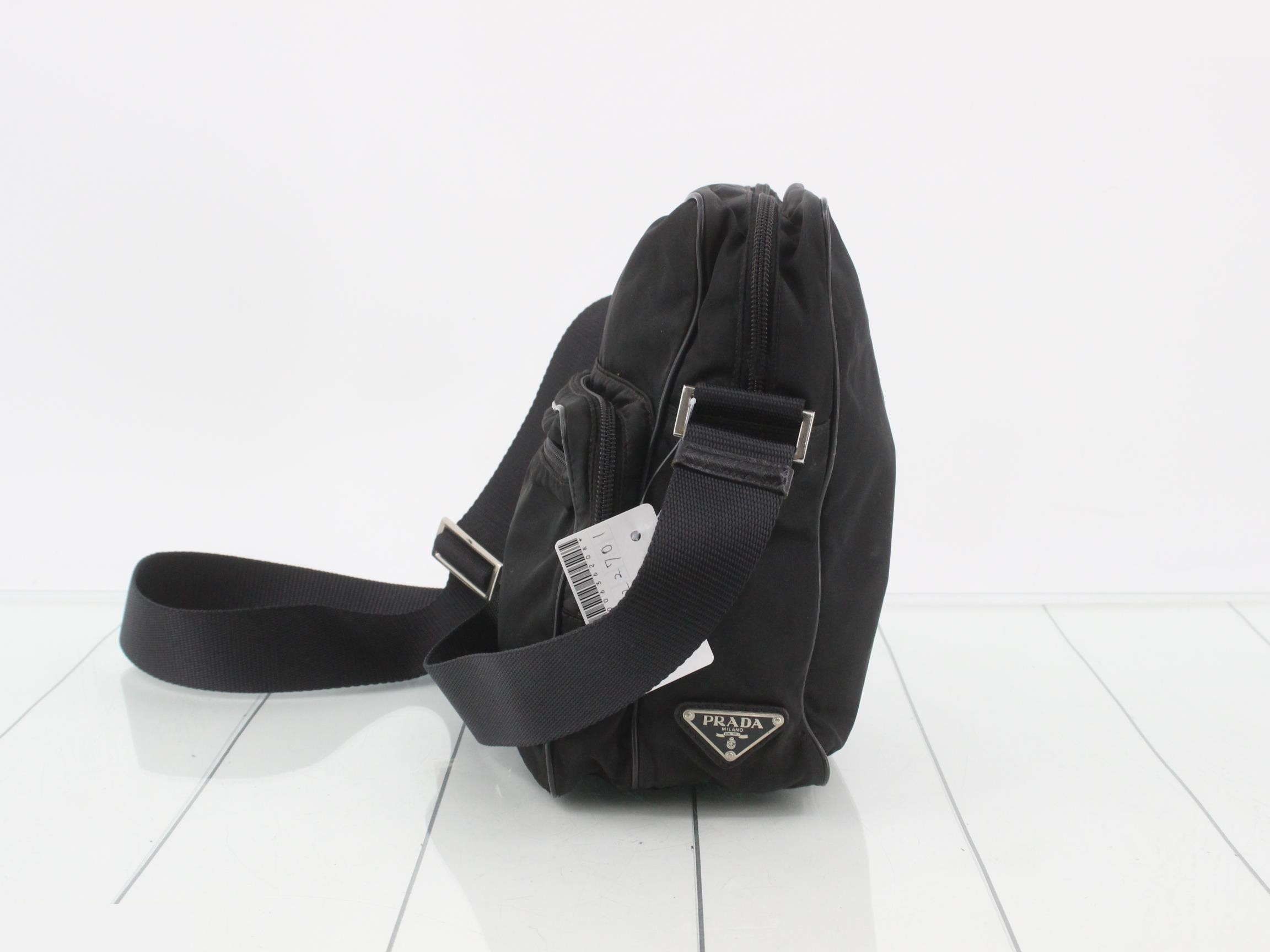 Nylon triangular plate shoulder bag black — view 3