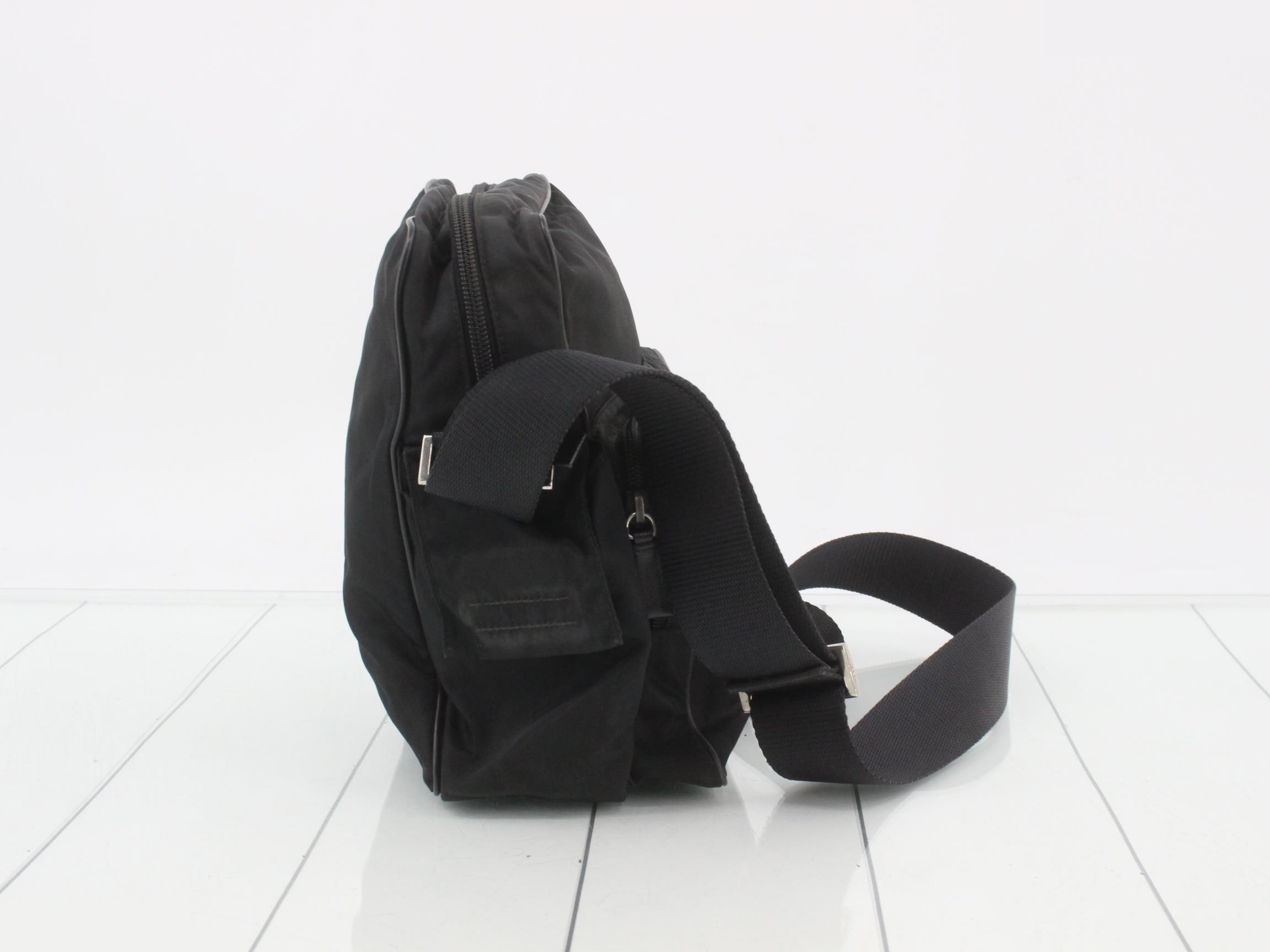 Nylon triangular plate shoulder bag black — view 4