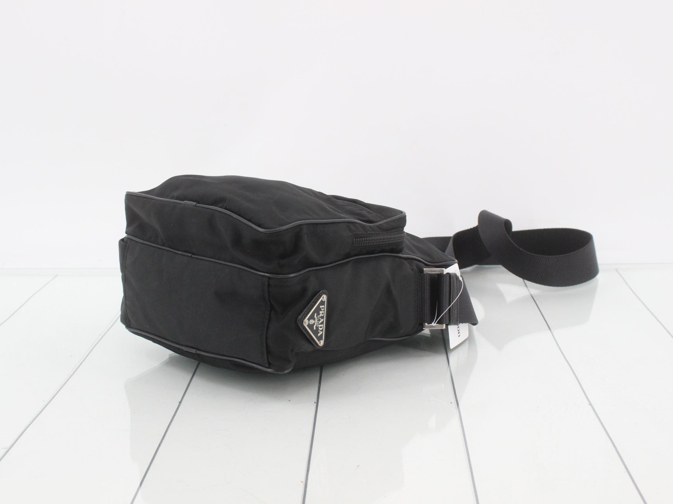 Nylon triangular plate shoulder bag black — view 6