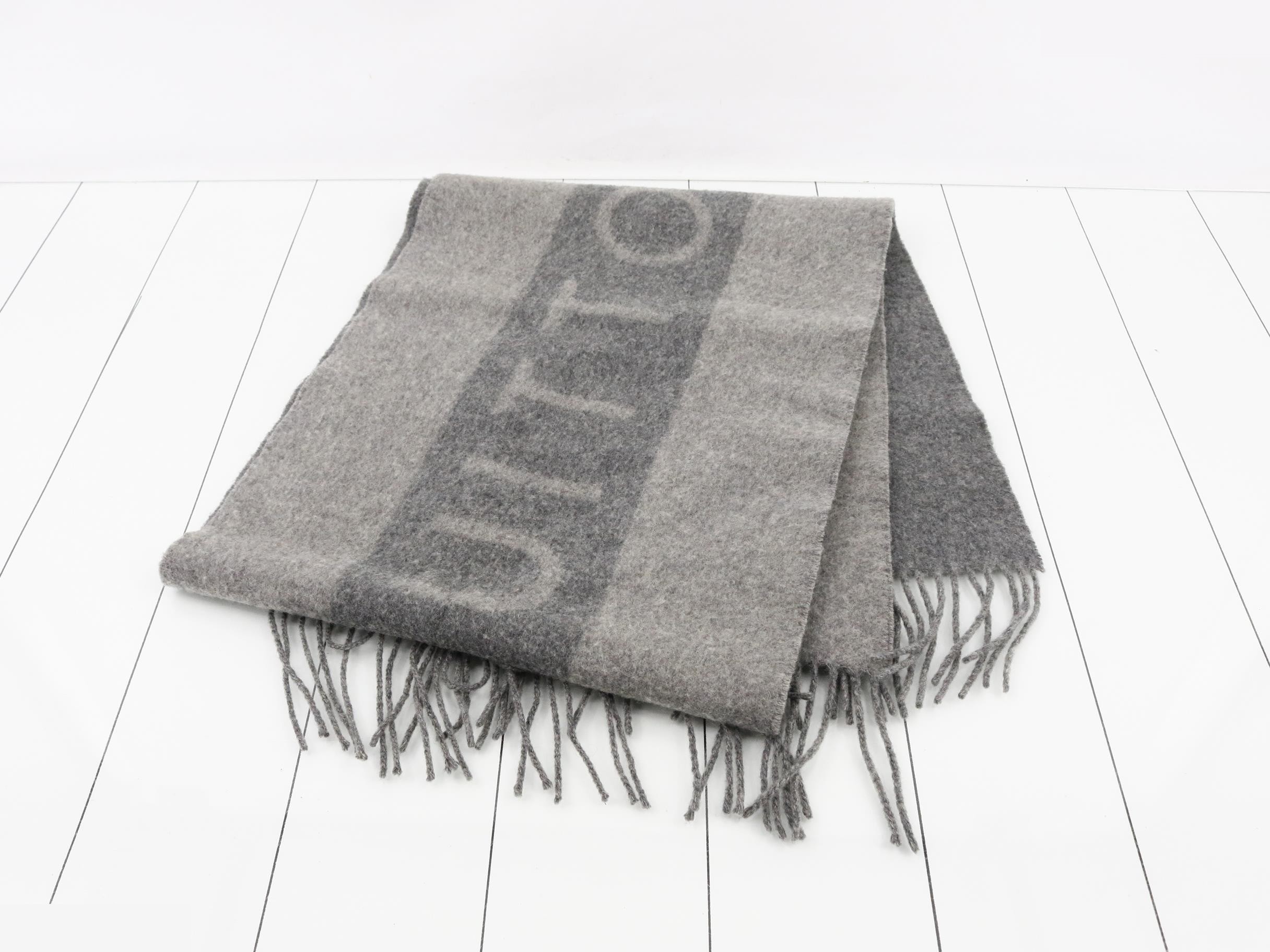 LV Scarf, Gray — view 3