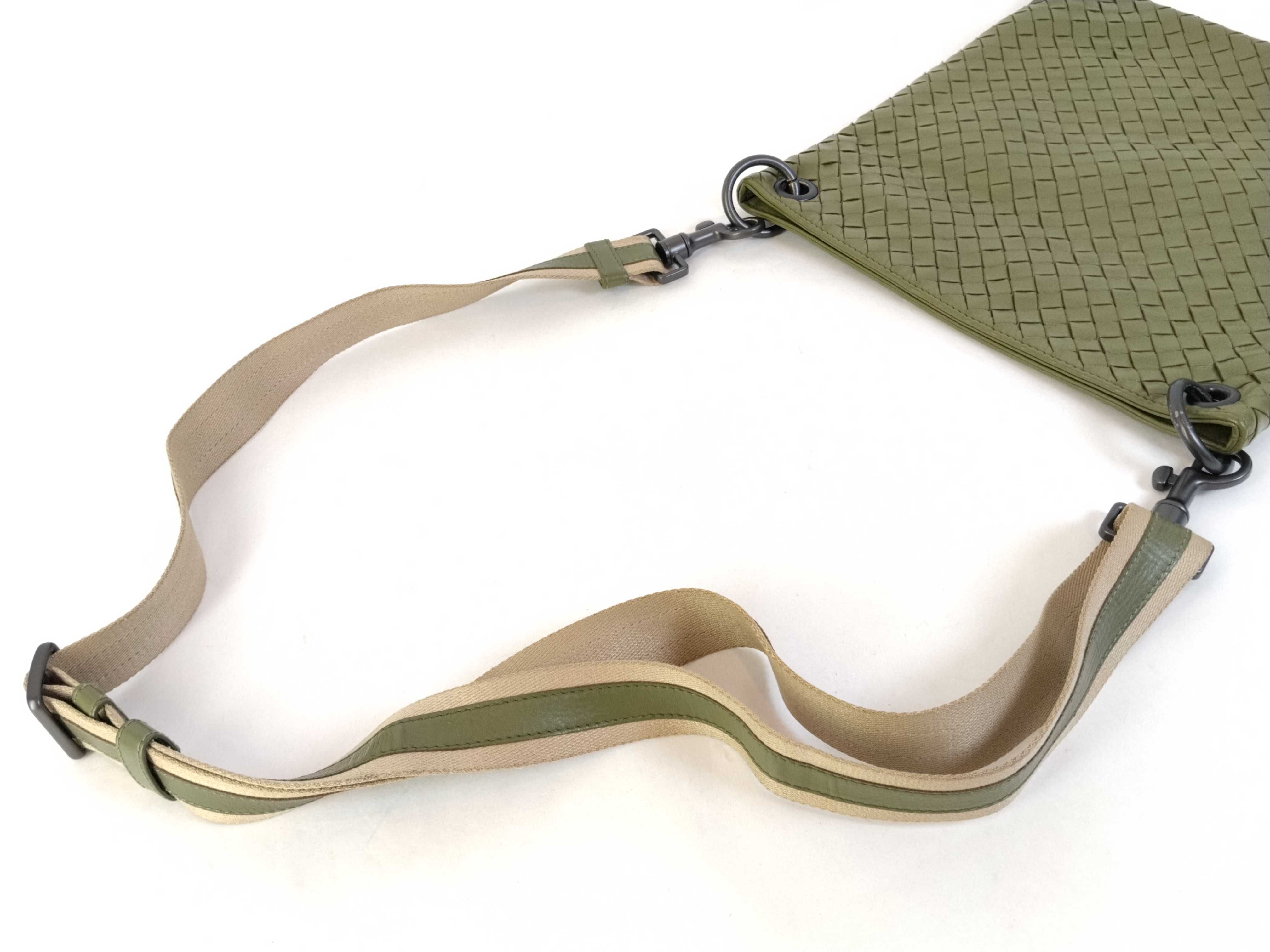 Intrecciato Bottega Veneta Shoulder Bag — view 3