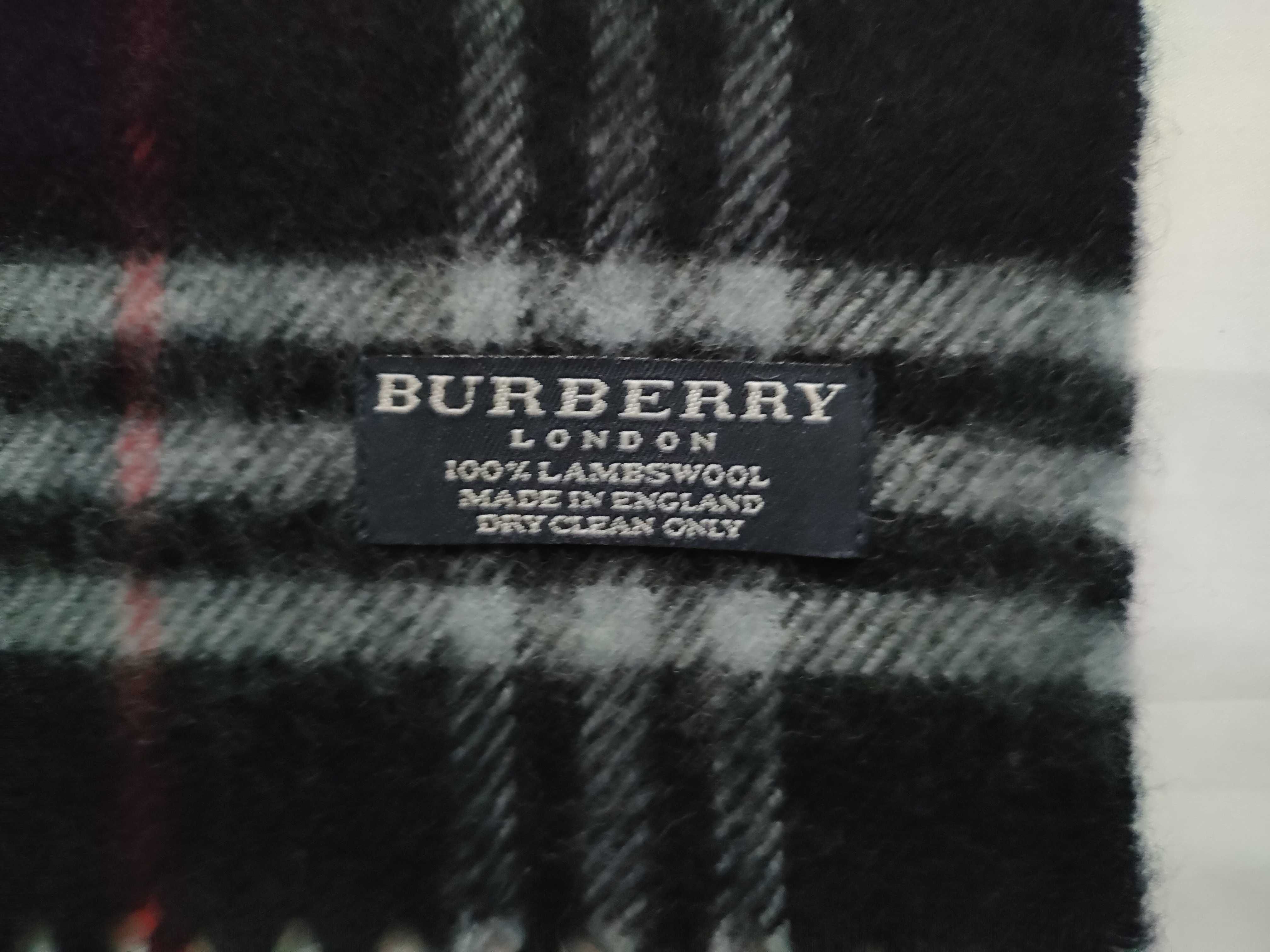100% Cashmere Scarf, Nova Check Pattern, and other accessories. — view 4