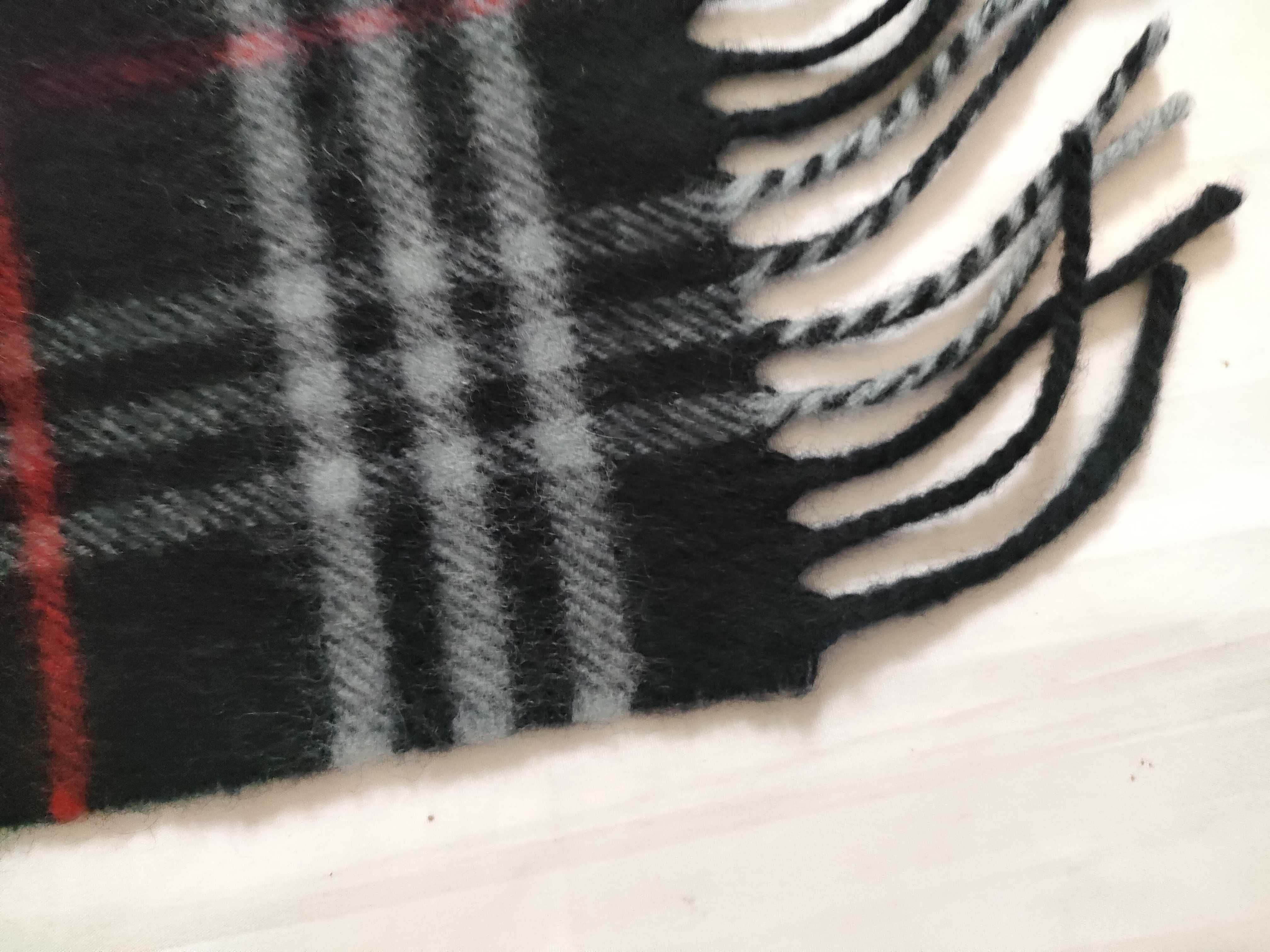 100% Cashmere Scarf, Nova Check Pattern, and other accessories. — view 6