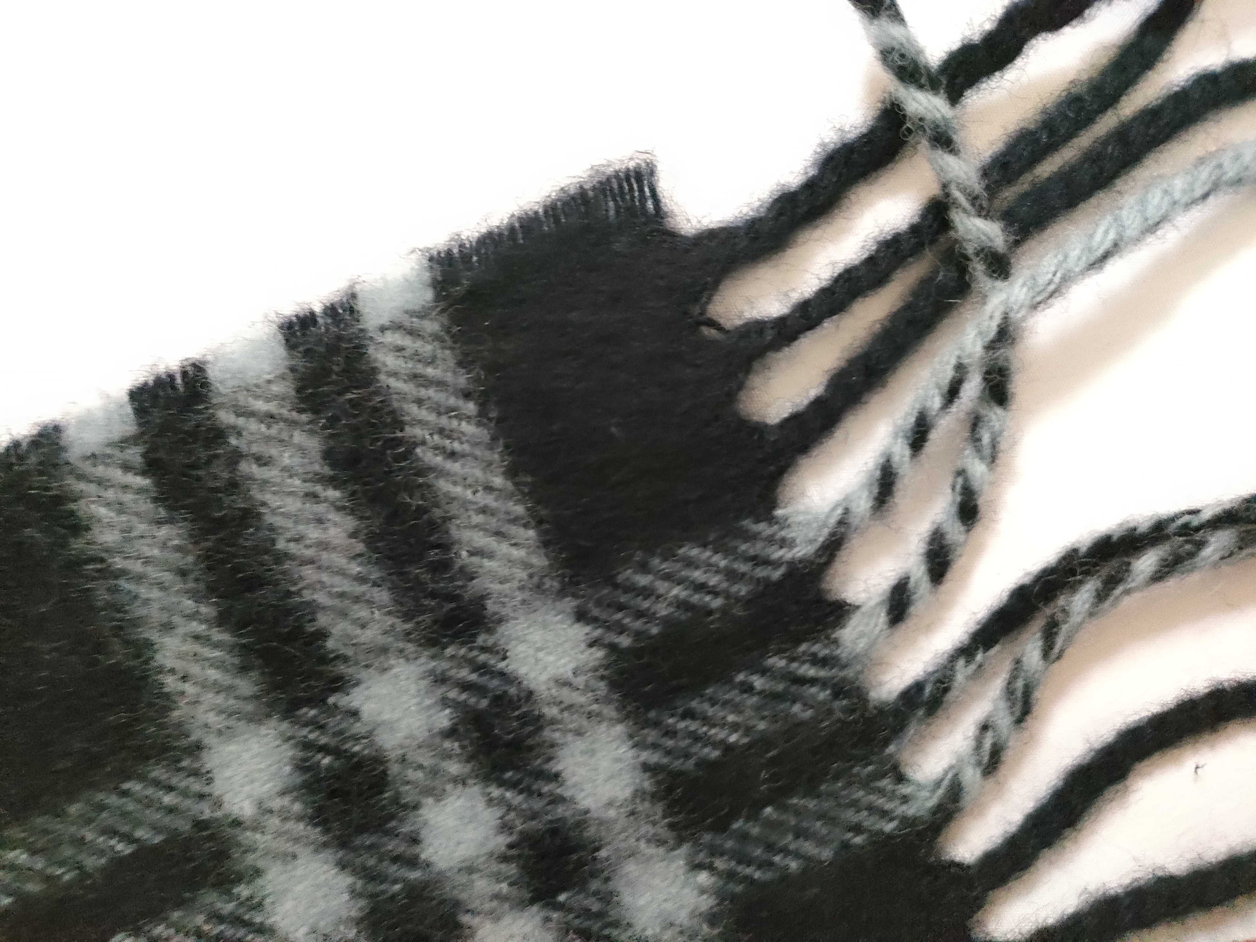 100% Cashmere Scarf, Nova Check Pattern, and other accessories. — view 7