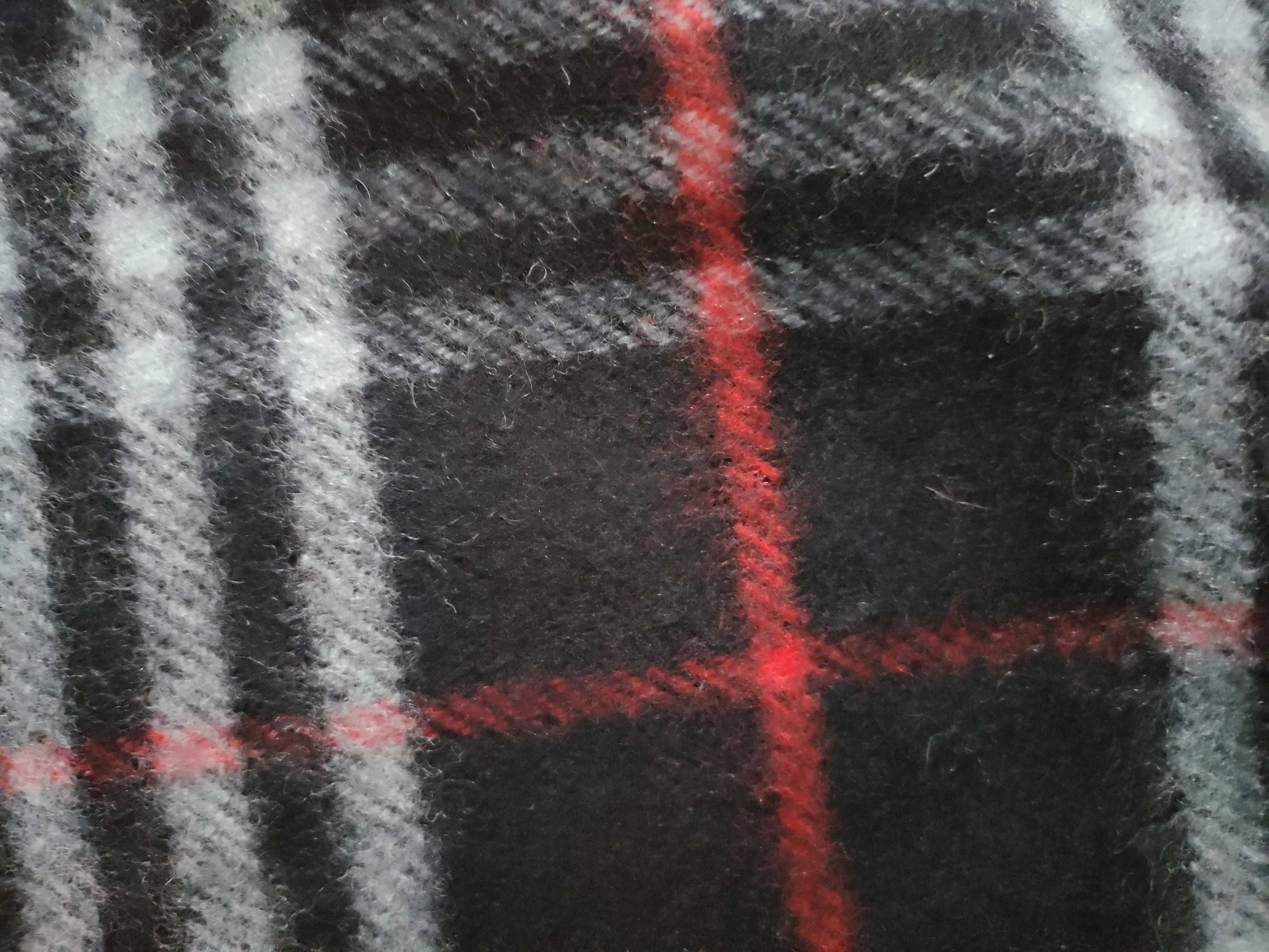 100% Cashmere Scarf, Nova Check Pattern, and other accessories. — view 8