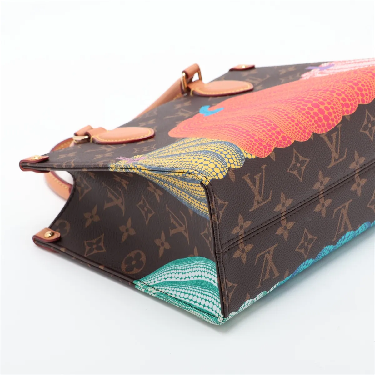 x Yayoi Kusama Monogram Pumpkin OnTheGo PM M46467 Brown — view 4