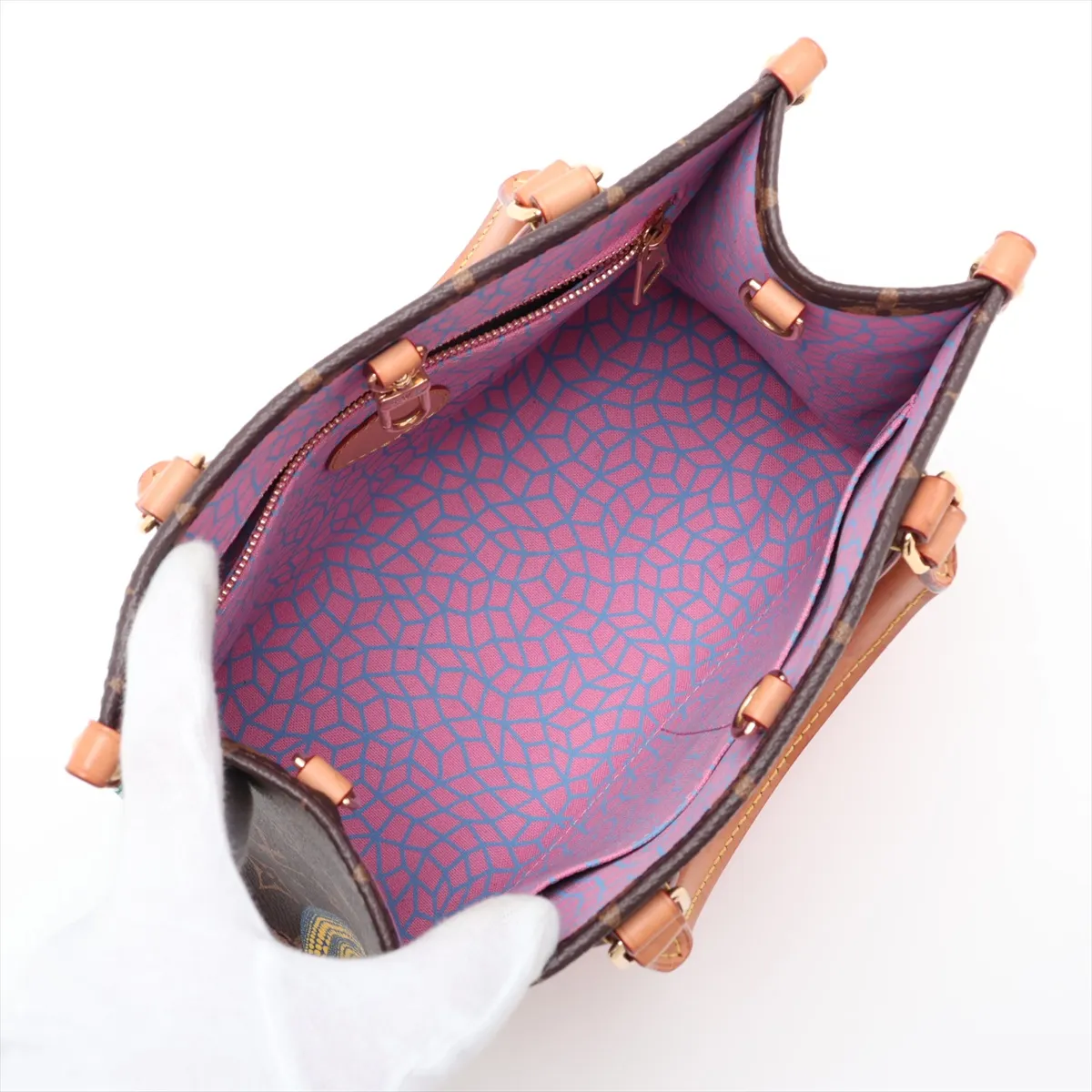 x Yayoi Kusama Monogram Pumpkin OnTheGo PM M46467 Brown — view 8