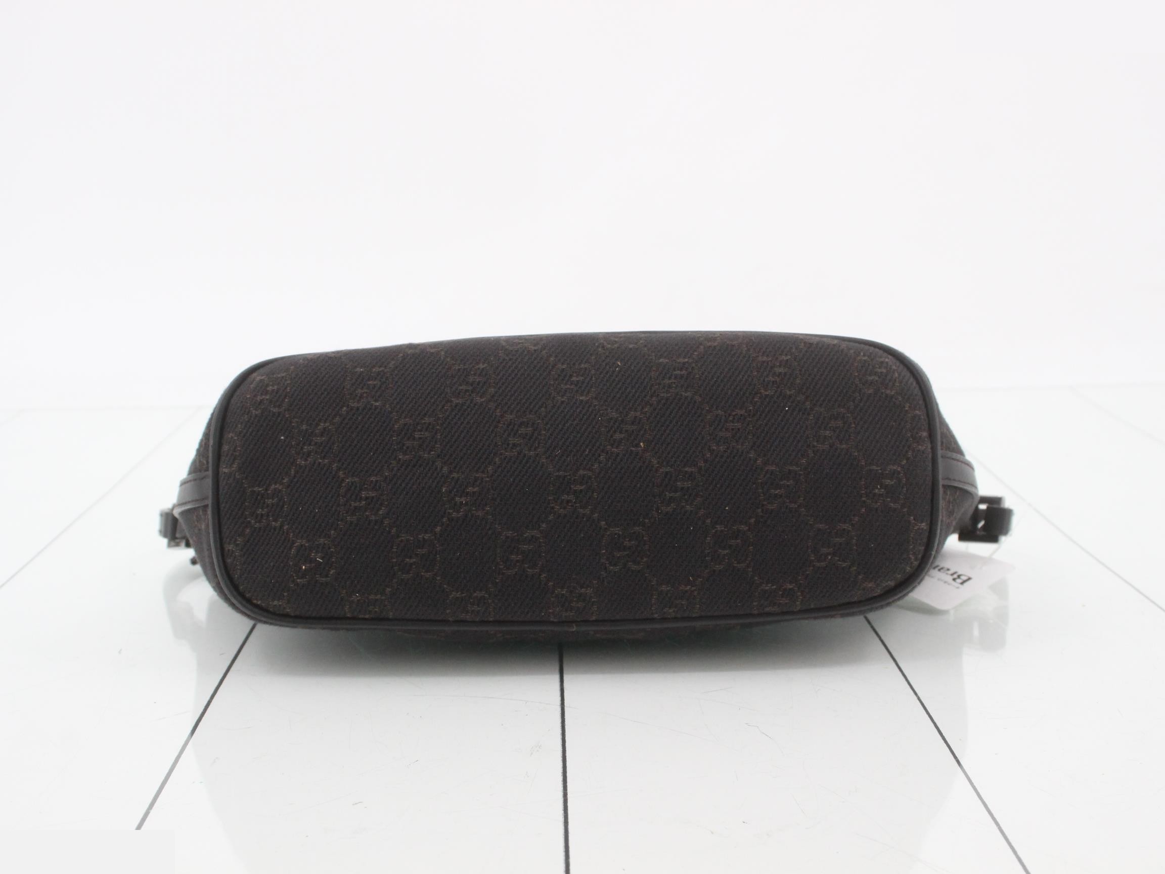 GG Accessory Pouch One-Shoulder Bag — view 3