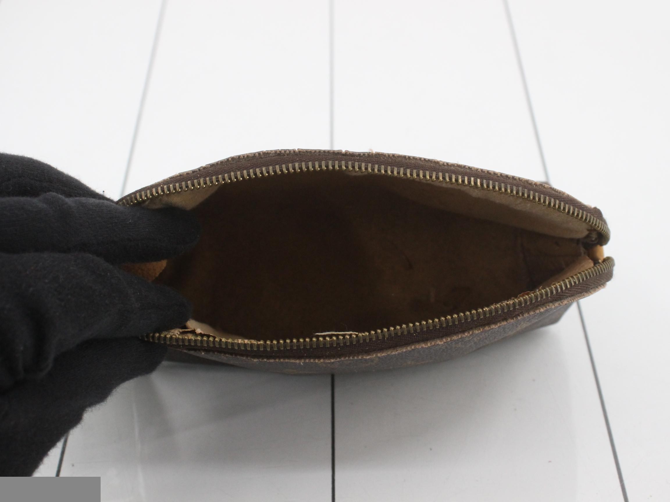 Monogram Pochette Cosmetic PM — view 4