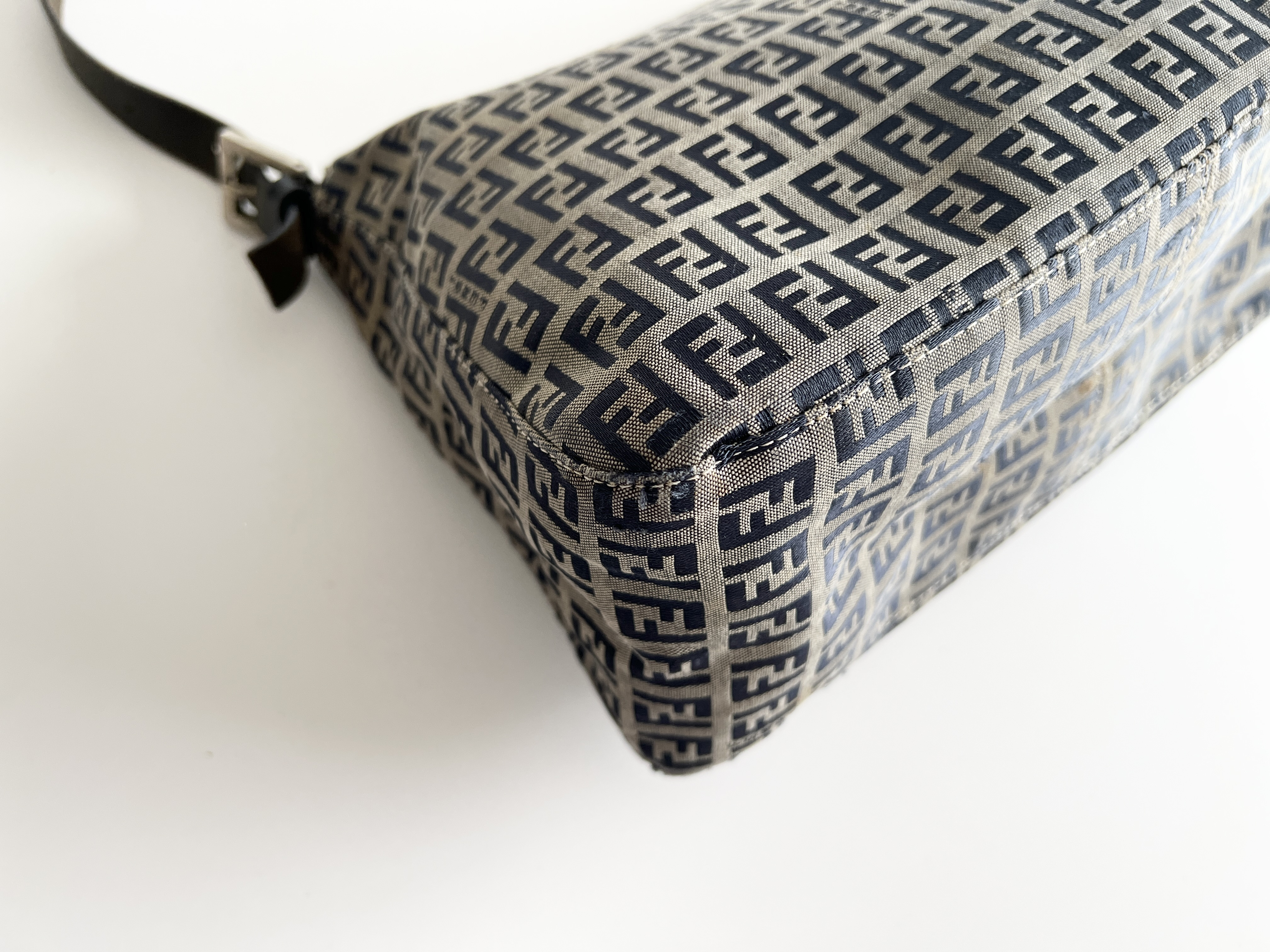 Mamma Bucket Zucca Canvas Leather One-Shoulder Bag — view 11