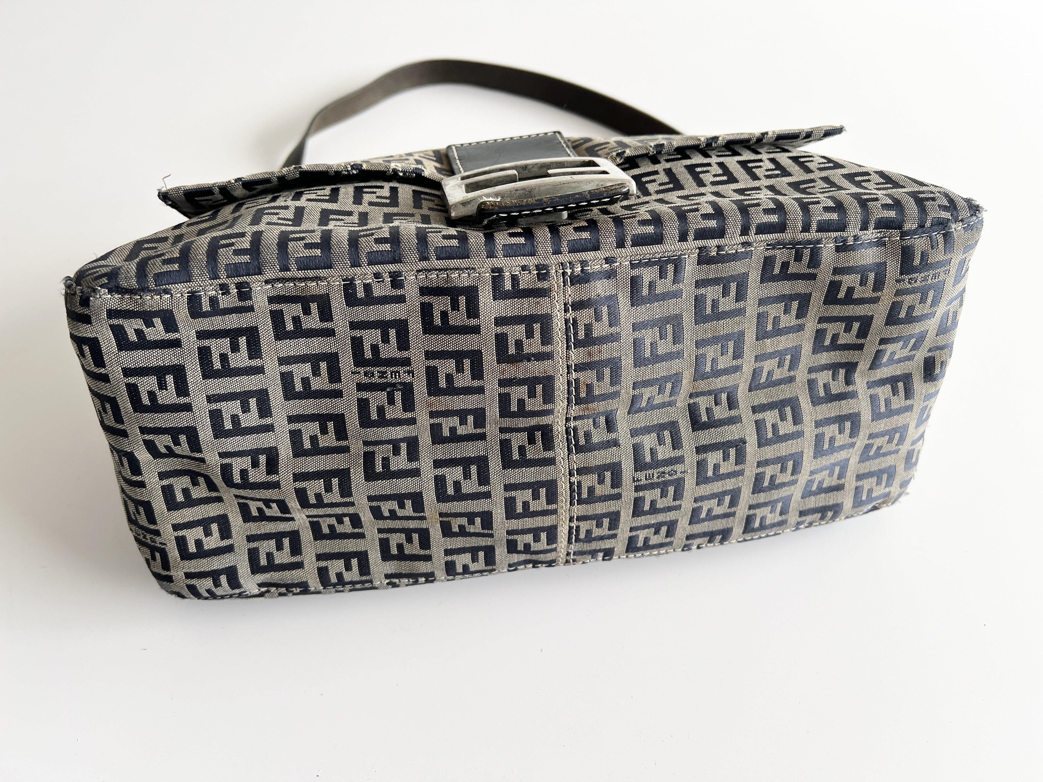 Mamma Bucket Zucca Canvas Leather One-Shoulder Bag — view 13