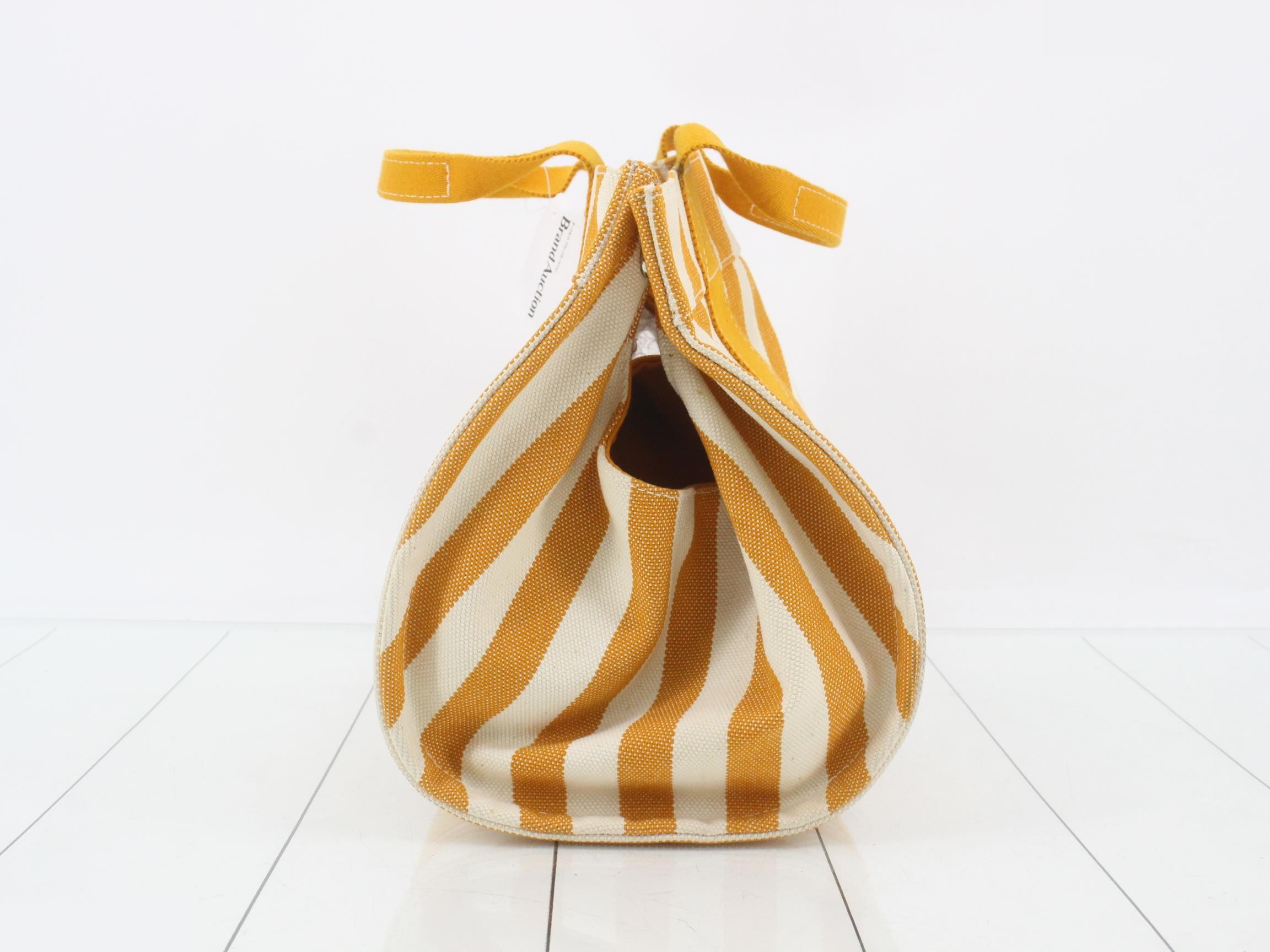 handbag — view 3
