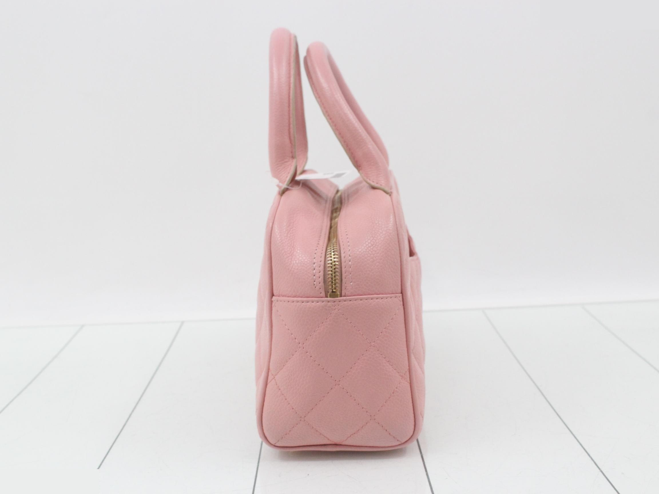 Caviar leather handbag with Coco Mark, pink — view 3